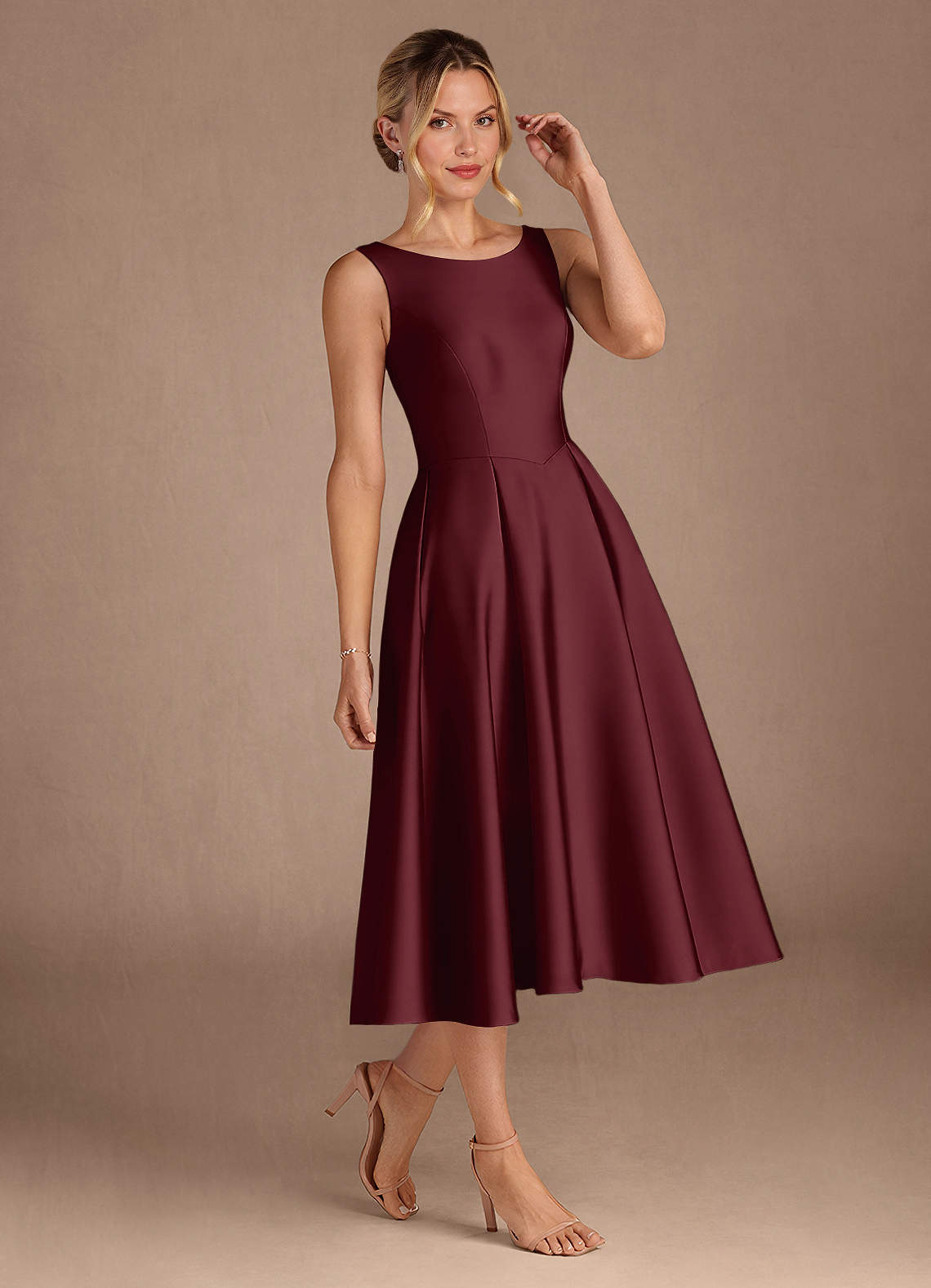 Azazie Fulton Abiti per la Madre della Sposa Abito A-Line in Raso Elasticizzato Plissettato Cabernet image1