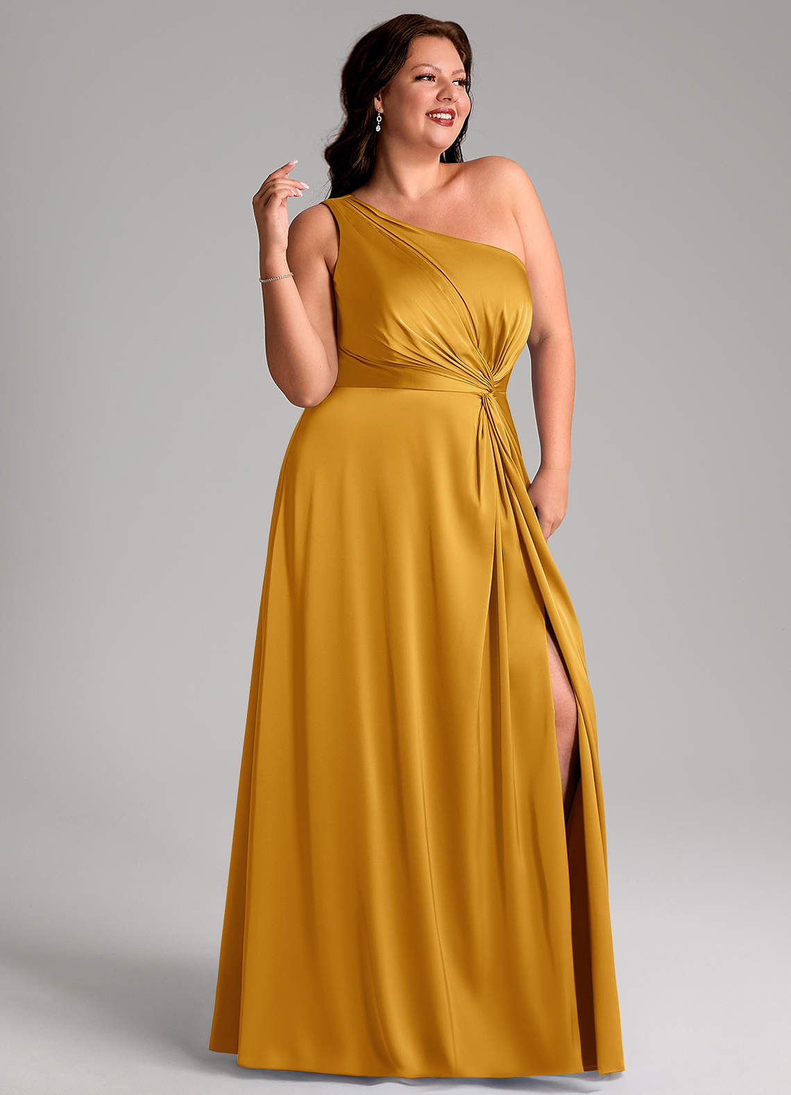 Azazie Brooke Vestidos de damas de honor Vestido de Caramelo de Satén Elástico de Corte en A con Hombro unilateral image10