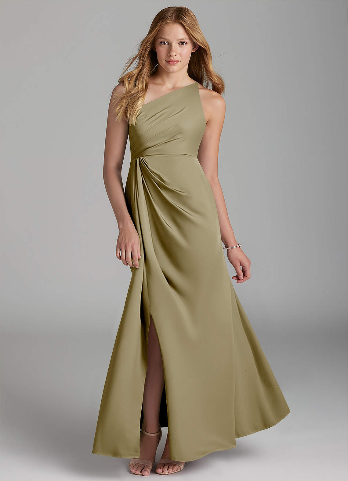 Azazie Mika Junior Robe Trapèze en Satin extensible Plissée Vert Mousse image1