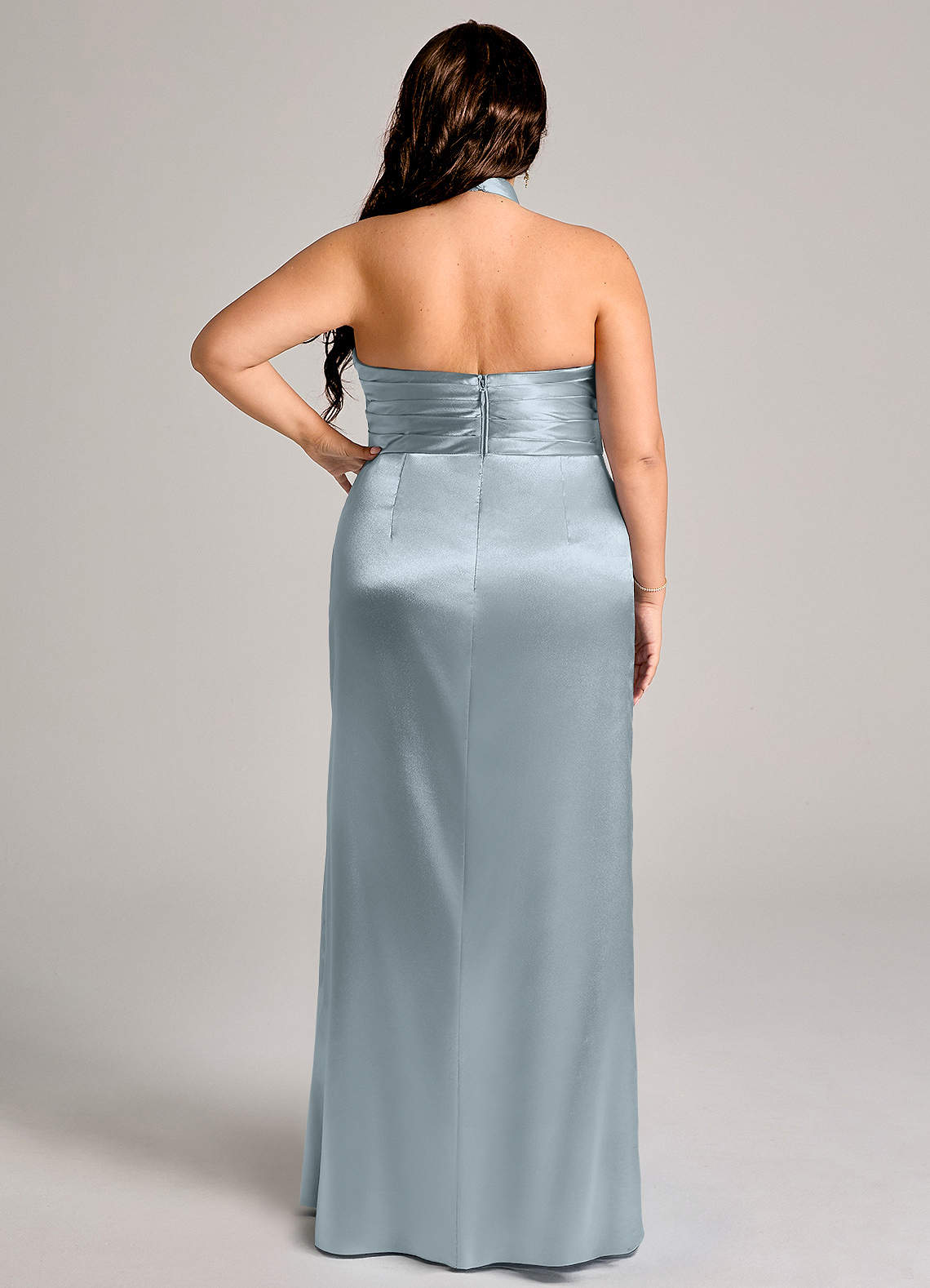 Azazie Jemma Vestidos de madrinha de casamento Vestido Azul Empoeirado de Cetim Metálico de Bainha com Plissado image8