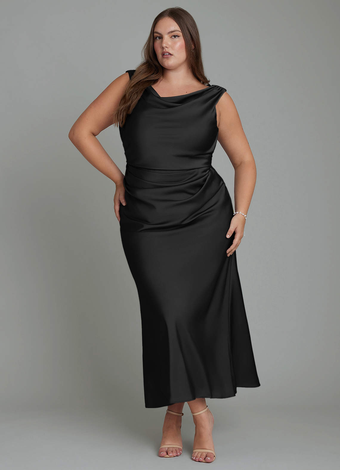 Azazie Kieryn Vestidos de damas de honor Vestido Negro de Satén Elástico de Corte Sirena con Plisado image1