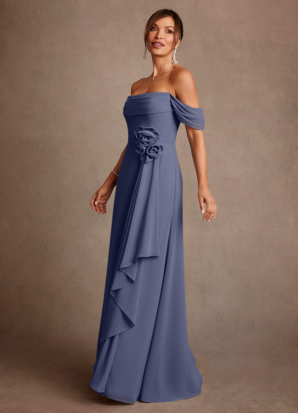 Azazie Amherst Mère de la mariée Robes Robe Trapèze en Mousseline de soie Épaule décolletée Bleu Orageux image3
