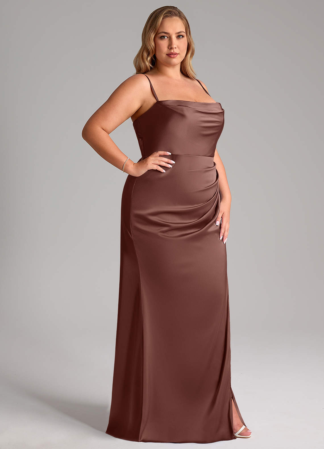 Azazie Leonis Vestidos de madrinha de casamento Vestir Café Expresso de Cetim elástico de sereia com Plissado image12