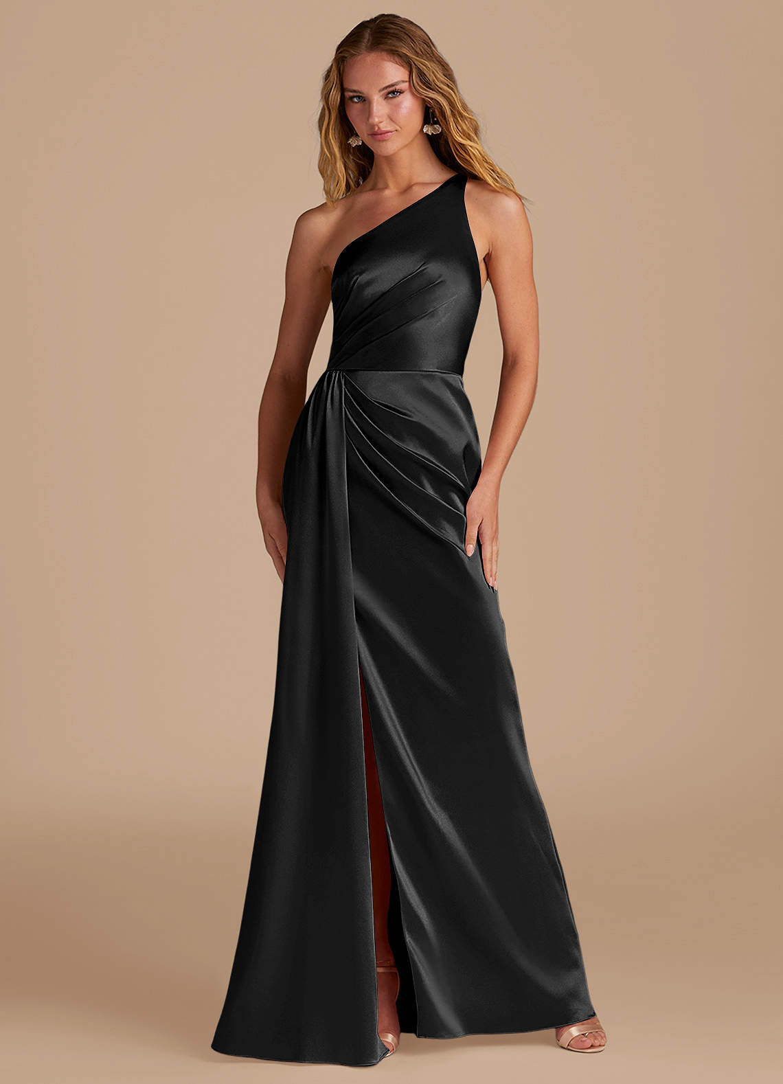 Azazie Mika Jurken voor bruidsmeisjes Jurk van Metaalachtig Satijn met Kolom One-Shoulder Zwart image1