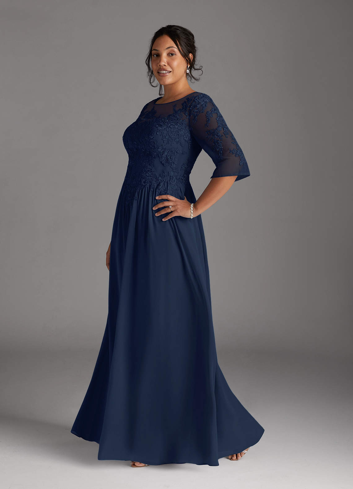 Azazie Mirielle vestidos de madre de la novia Vestido de Azul Marino Oscuro de Gasa de Corte En A con Encaje Scoop image9