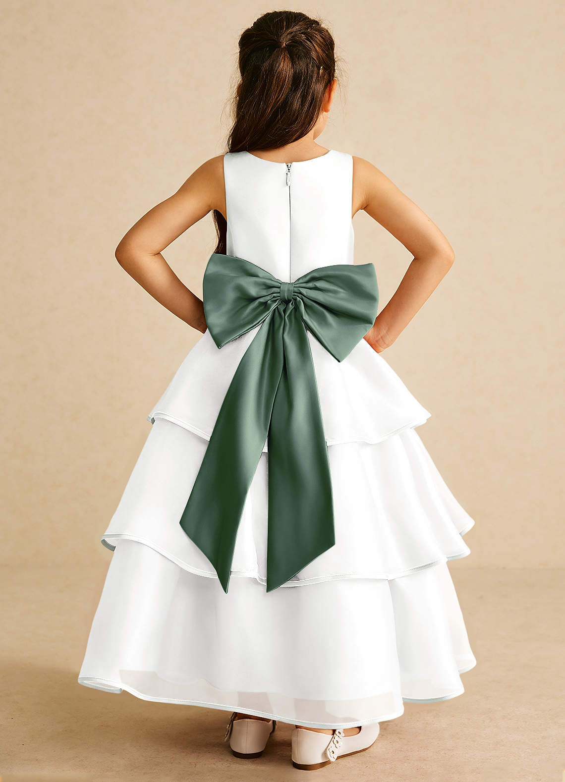 Azazie Sweetums Blumenmädchenkleider A-Linie Schleifen Organza Kleid Elfenbein Eukalyptus image1
