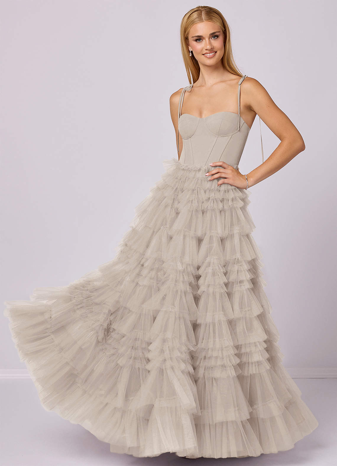 Barbie ♥ Azazie Robes de demoiselle d'honneur Robe Trapèze en Tulle Encolure en Forme de Cœur Givre image1