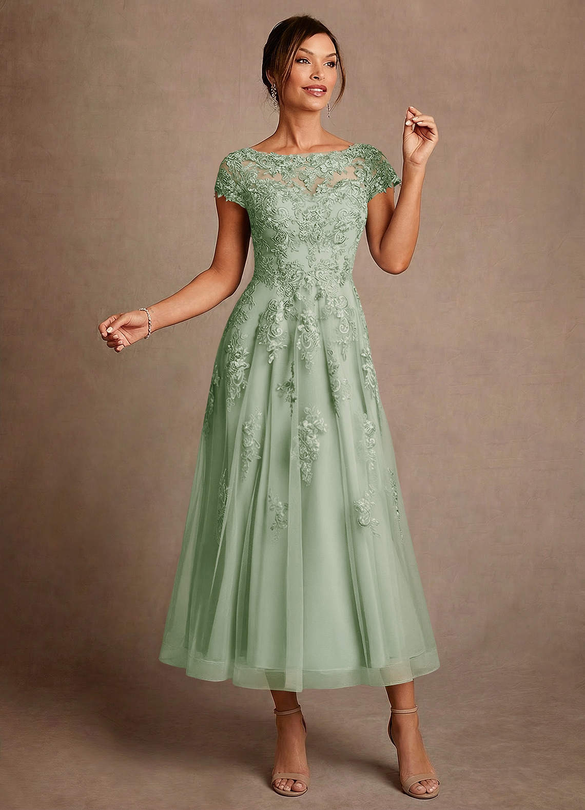 Azazie Jolanda Vestidos para mãe da noiva Vestido Dusty Sage de Renda de Linha A image2