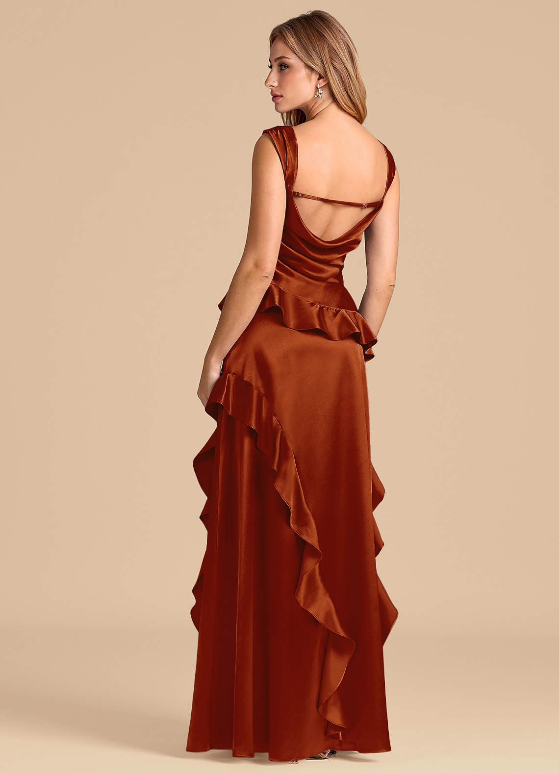 Azazie Sloane Vestidos de madrinha de casamento Vestido Castanho Aloirado de Cetim Metálico de Linha A com Decote em coração image1