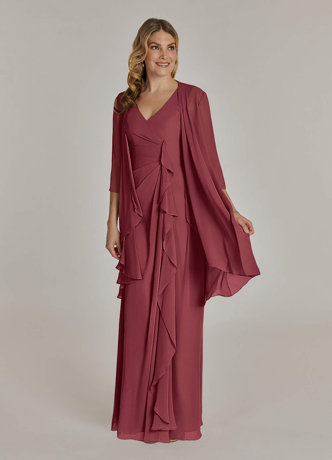 Azazie Manuella vestidos de madre de la novia Vestido de Merlot de Gasa de Corte En A con Cuello en V plisado image1