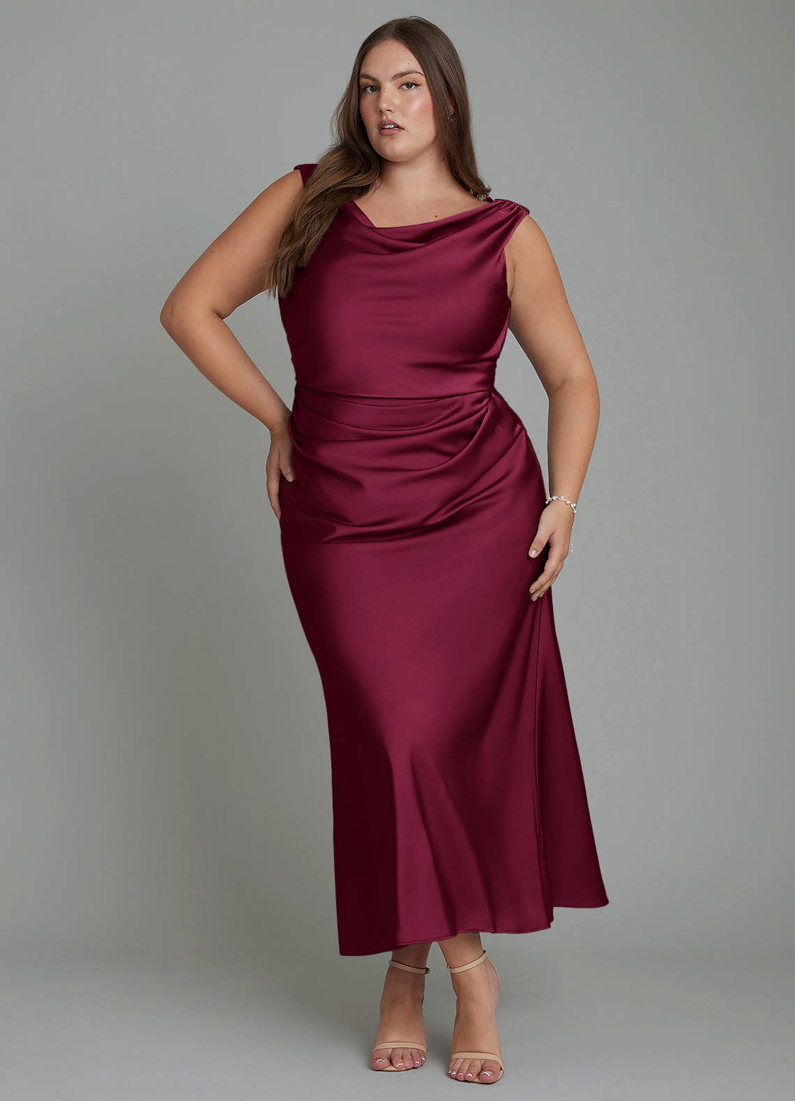 Azazie Kieryn Vestidos de damas de honor Vestido Borgoña de Satén Elástico de Corte Sirena con Plisado image1