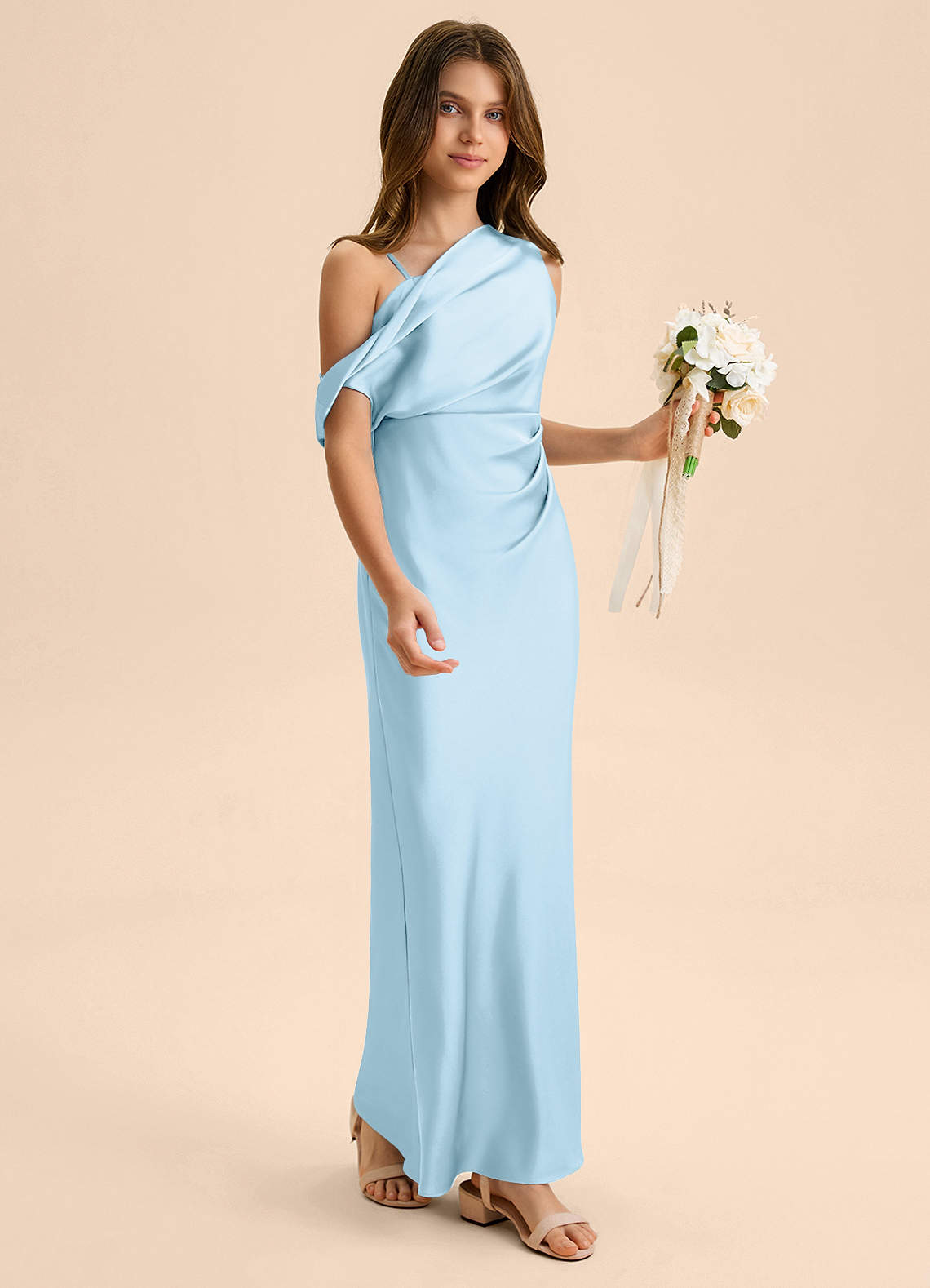 Azazie Emerson Junior Vestido de Azul Cielo de Satén Elástico de Corte Recto con Vestidos sin tirantes image4