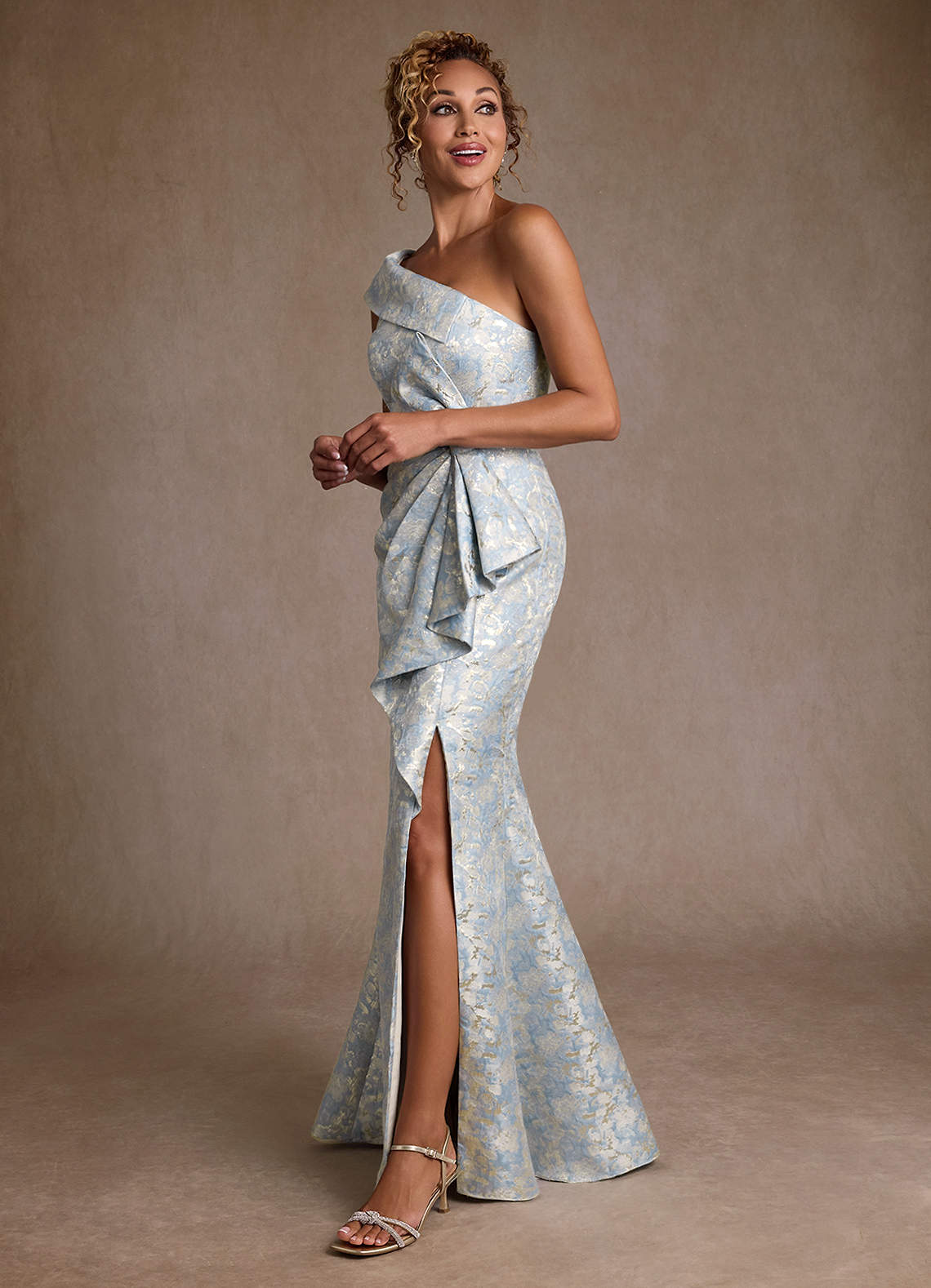 Azazie Hampton Vestidos para mãe da noiva Vestido Azul Empoeirado de Jacquard de sereia com Um ombro image1