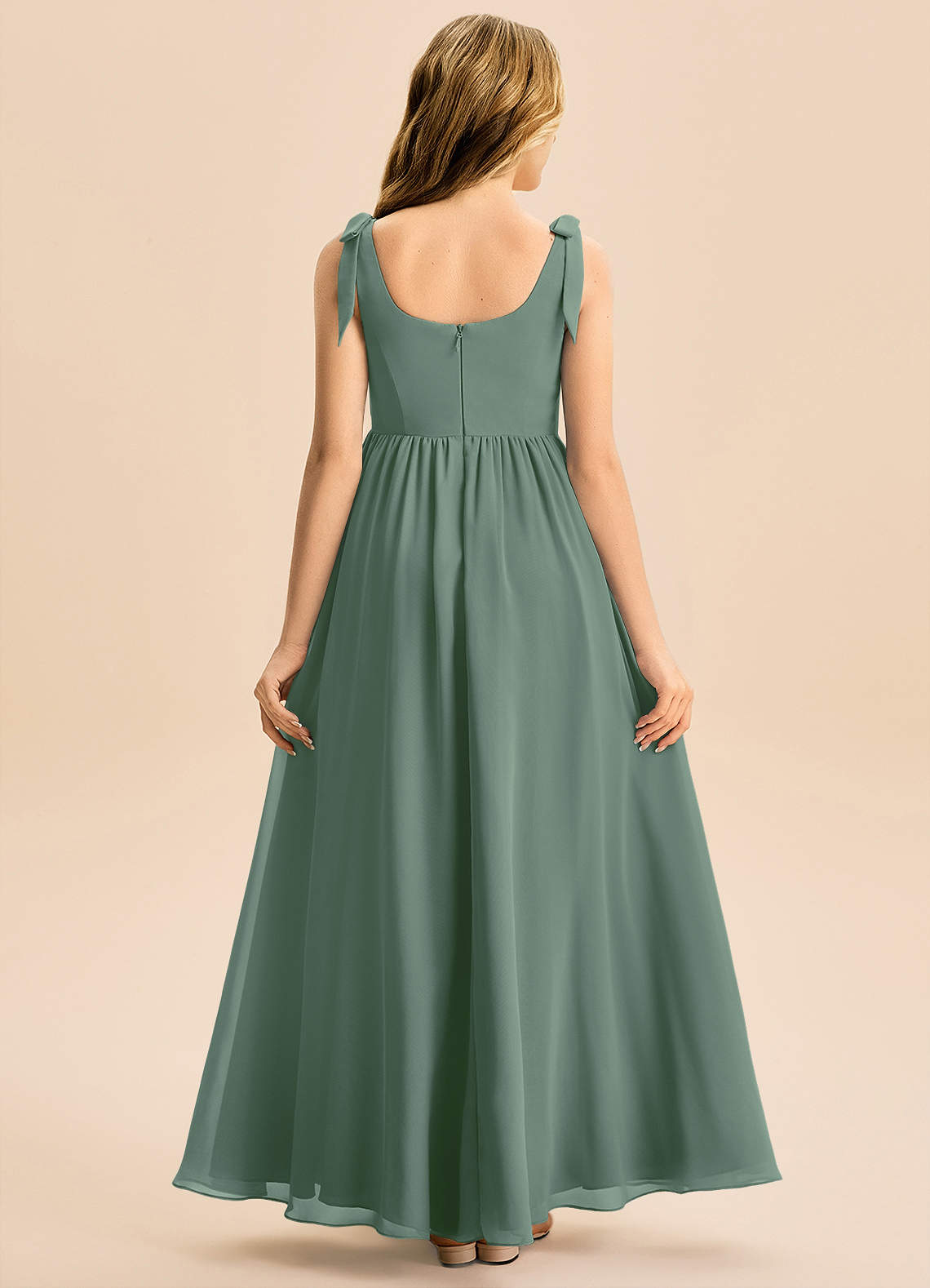 Azazie Delia Junior Abito A-Line in Chiffon Fiocco Eucalipto image5