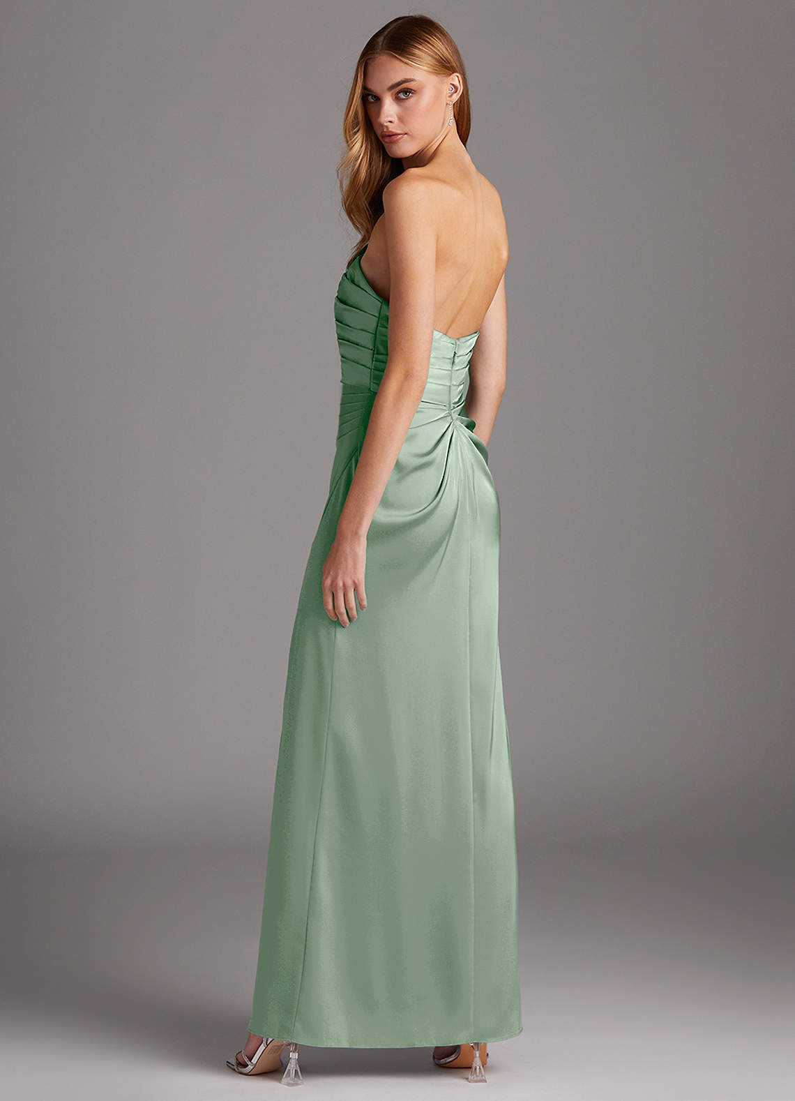 Azazie Lexie Vente Finale Robe Fourreau Convertible en Satin extensible Sans bretelle Agave image4