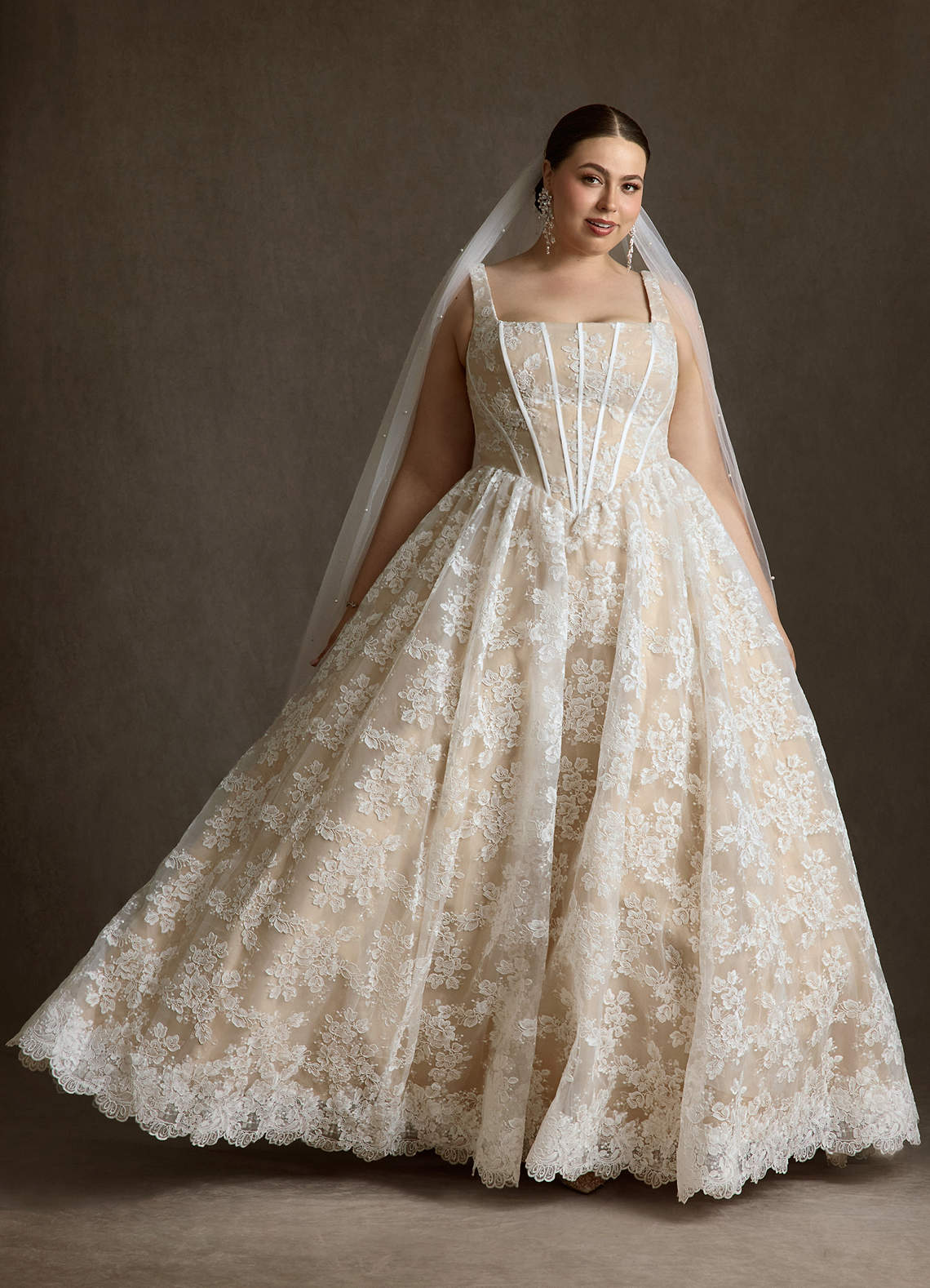 Azazie Geneva Robes de mariée Robe Princesse en Dentelle Encolure carrée Diamant Blanc Champagne image1
