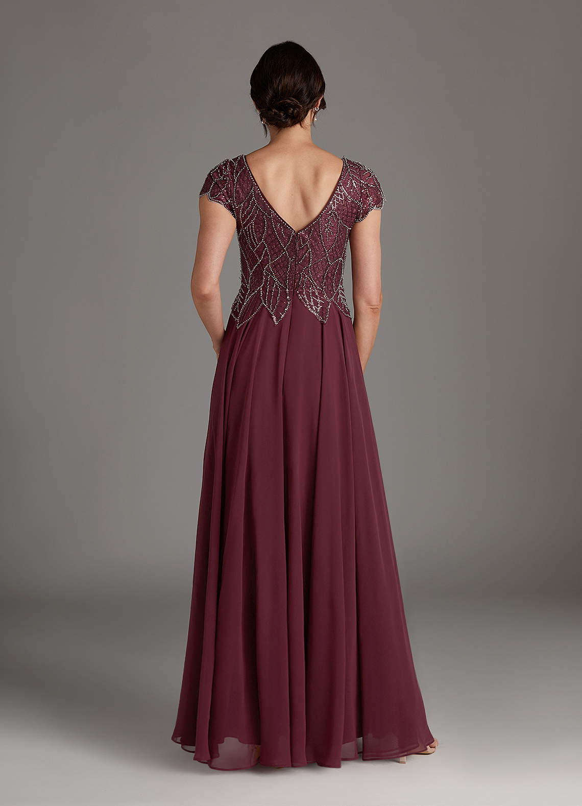 Azazie Eleanor vestidos de madre de la novia Vestido de Cabernet de Gasa de Corte En A con Lentejuela image4