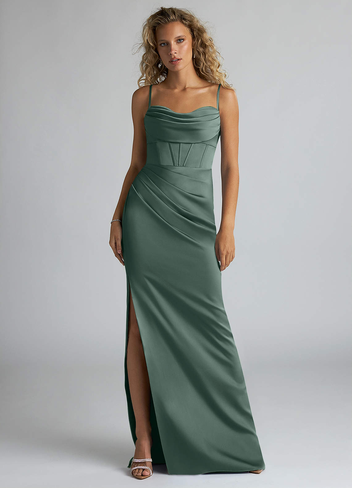 Azazie Mai Vestidos de damas de honor Vestido de Musgo Marino de Satén Elástico de Corte Recto con Plisado image1