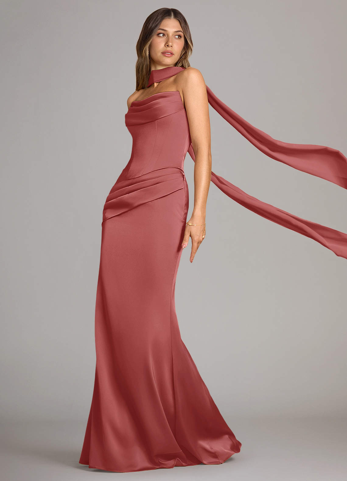 Azazie Sorrel Robes de demoiselle d'honneur Robe Sirène Convertible en Satin extensible Sans bretelles Antique Rose image4
