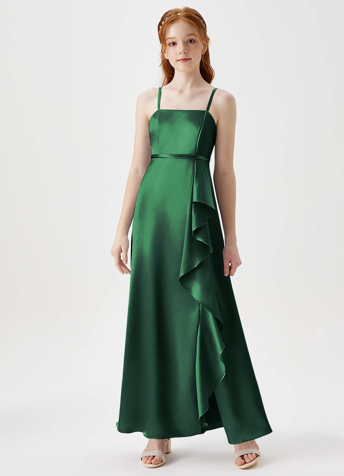 Azazie Kaylee Junior Robe Trapèze en Satiné métallisé avec ceinture Vert Foncé image1