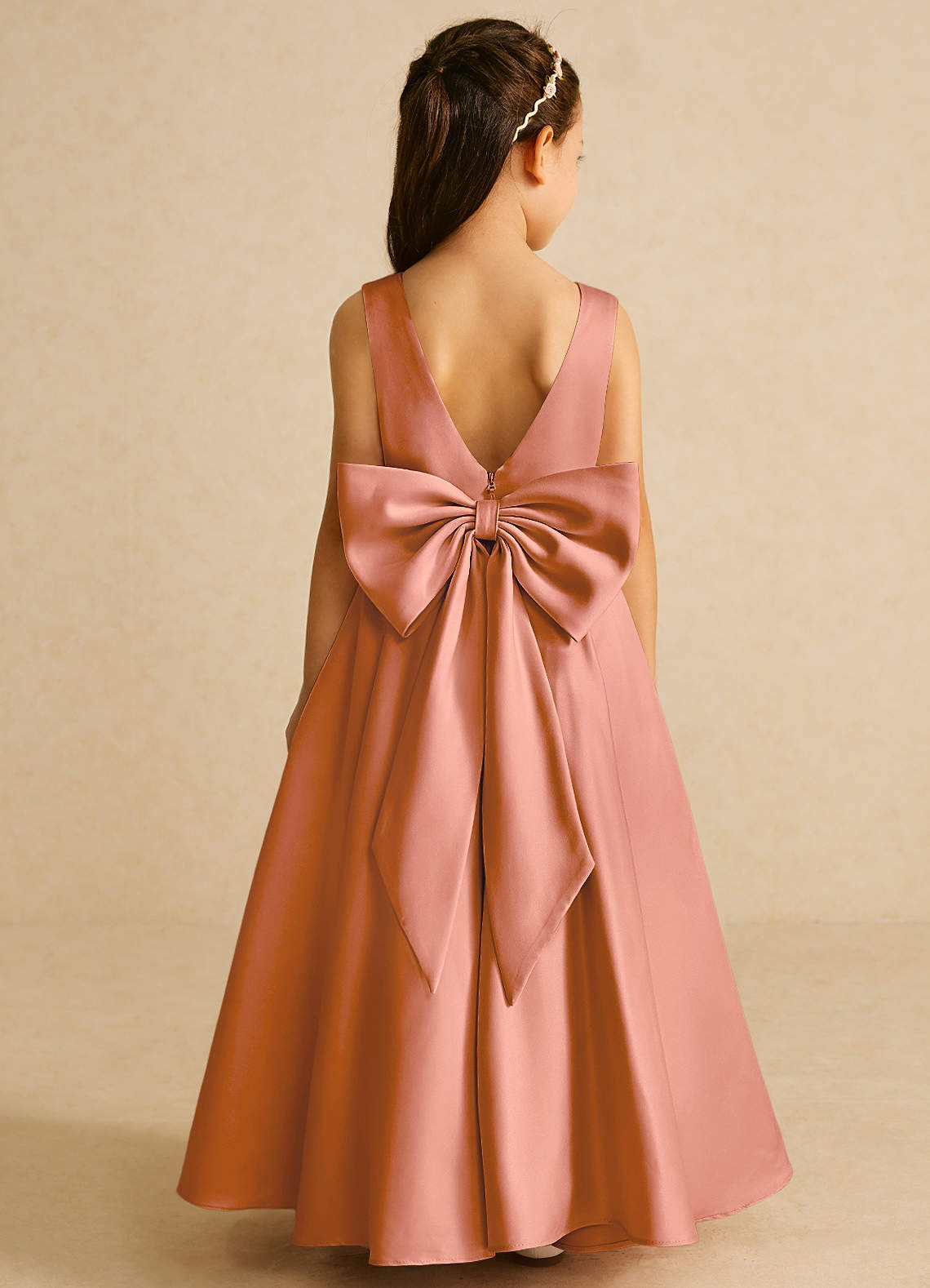 Azazie Pipsy Blumenmädchenkleider A-Linie Schleifen Matte Satin Kleid Mai Tai image1