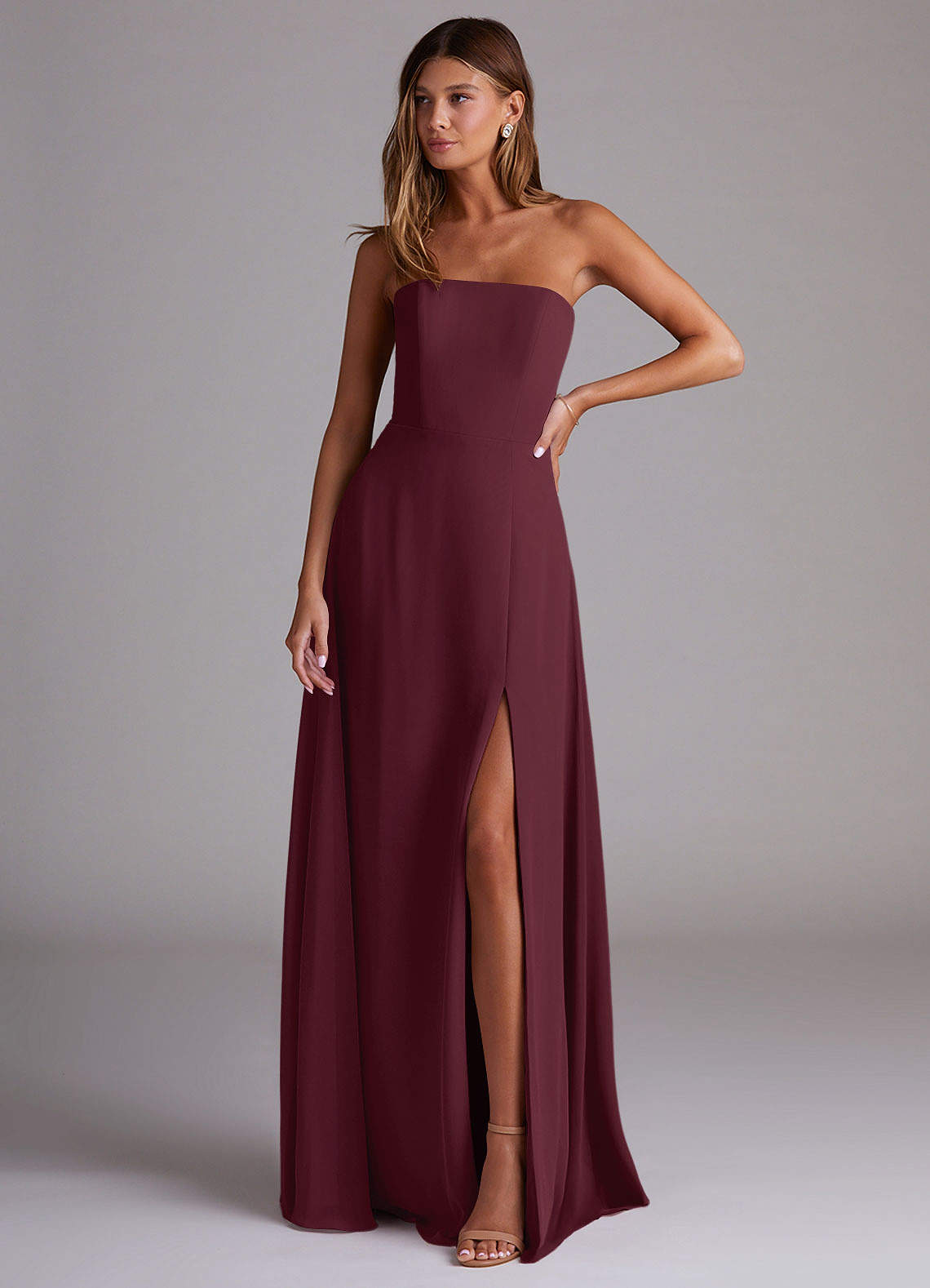 Azazie Wren Vestidos de damas de honor Vestido de Cabernet de Gasa de Corte en A Convertible con Corte Lateral image1