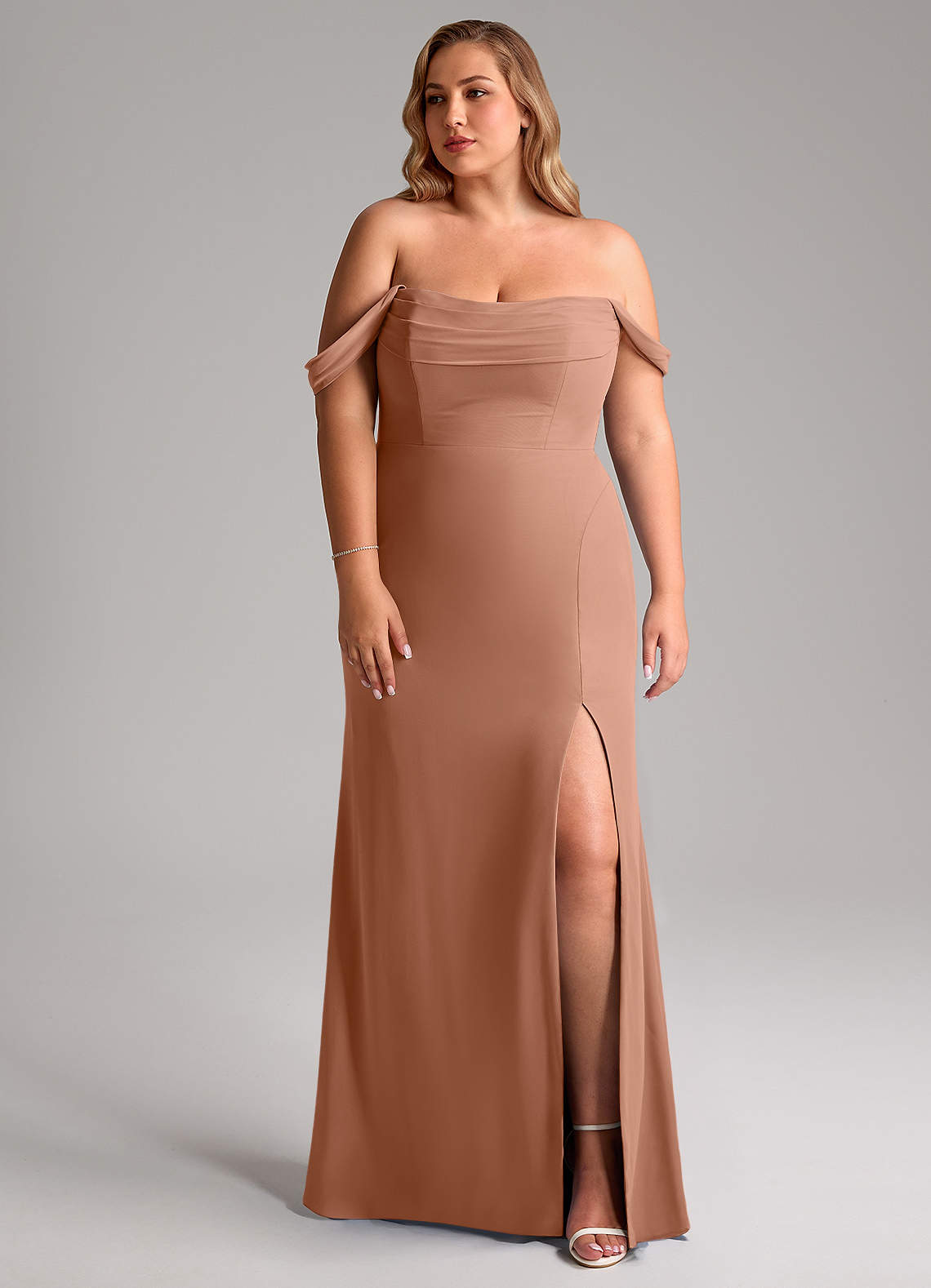 Azazie Saige Abiti da Damigella Abito Convertibile A-Line in Chiffon a Spalla Scoperta Bronzo image1