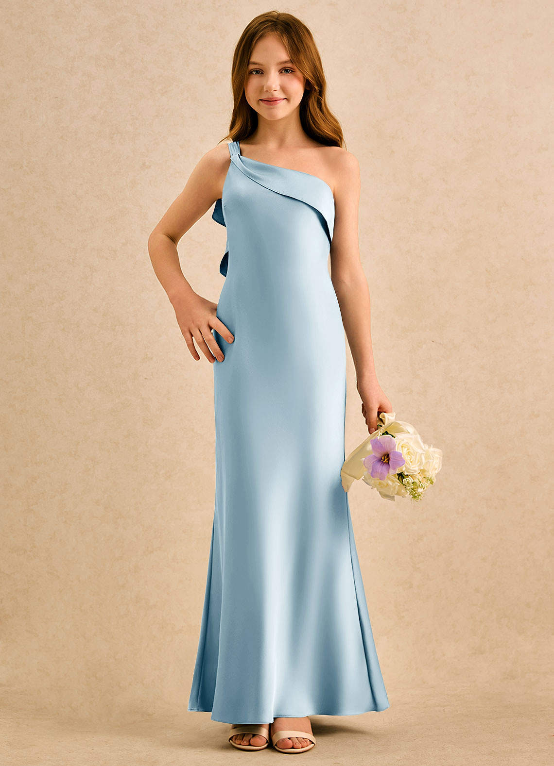 Azazie Almond Girls Formal Sukienki dla dziewczynek sypiących kwiaty Osłona Jedno ramię Satyna elastyczna Długość podłogi Sukienka image3