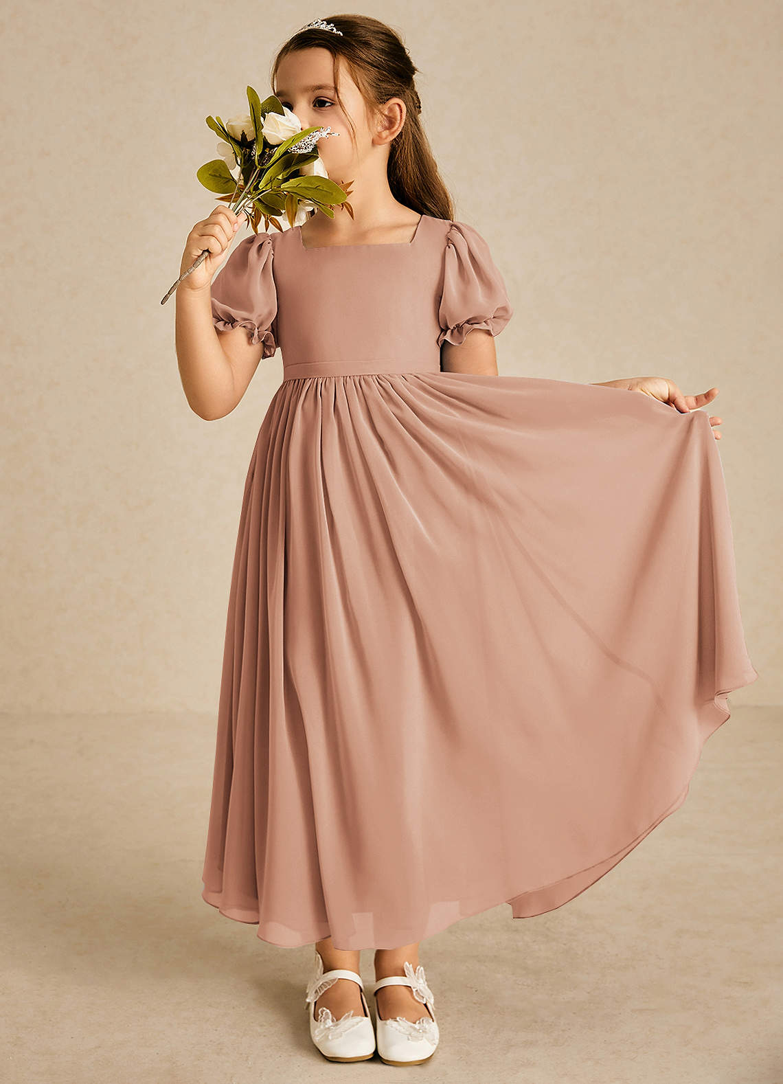 Azazie Joss Robe Demoiselle D'honneur Fillette Robe Trapèze en Mousseline de soie avec manches Champagne Rosé image1