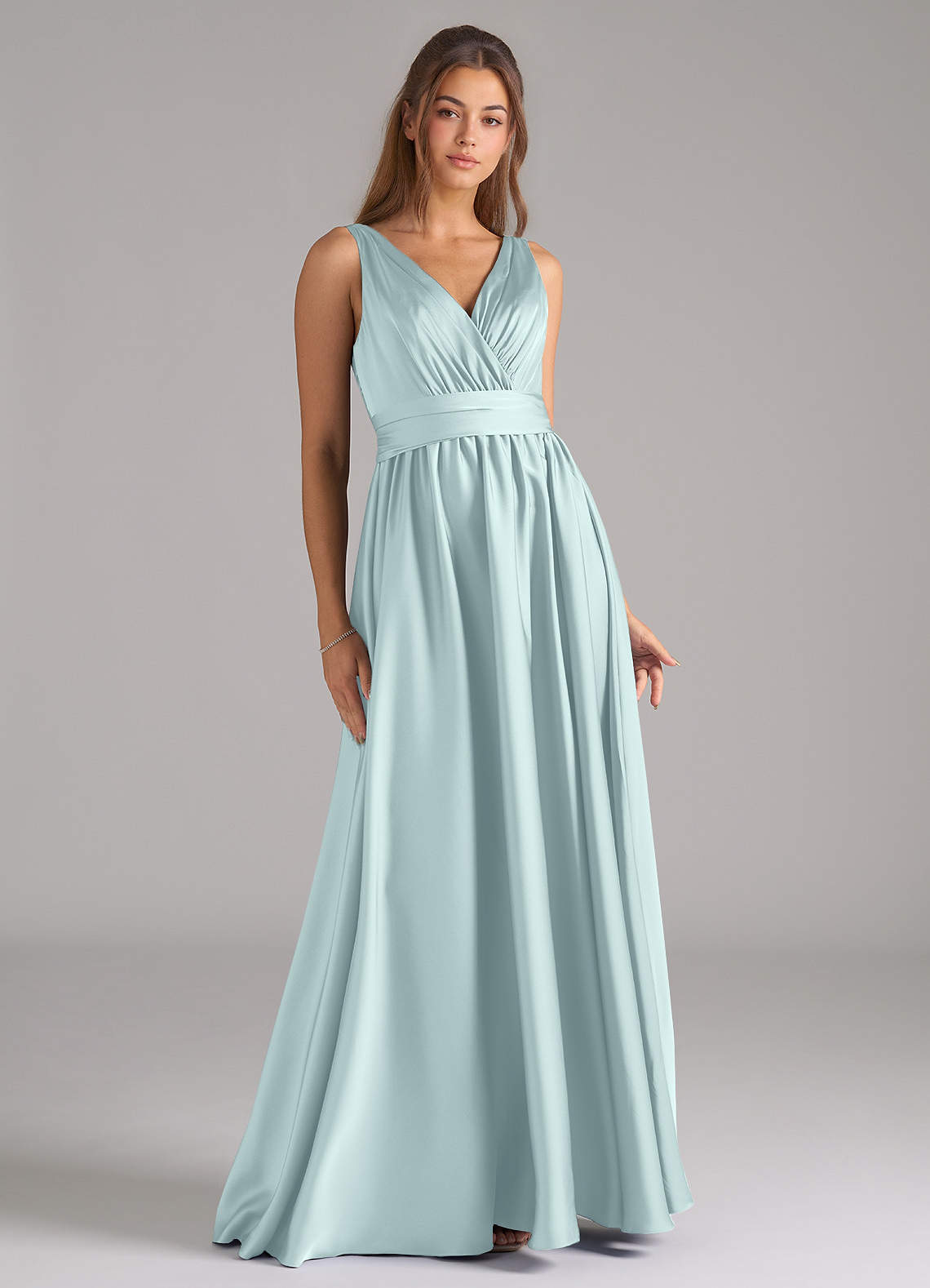 Azazie Kora Vestidos de damas de honor Vestido de Neblina de Satén Elástico de Corte en A con Plisado image1