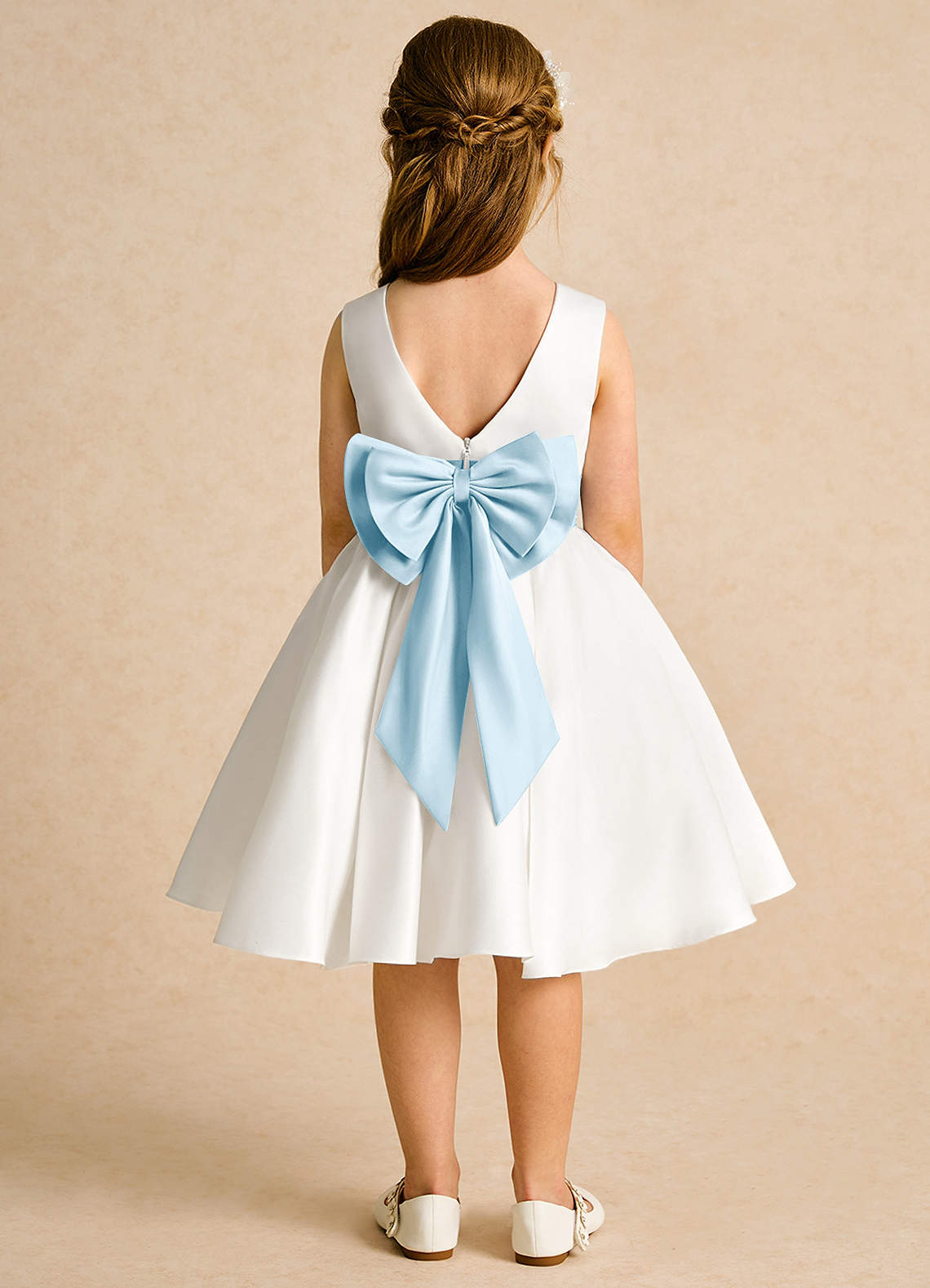 Azazie Sosie Robe Demoiselle D'honneur Fillette Robe Trapèze en Mat Satiné Plissée Ivoire Bleu Ciel image1