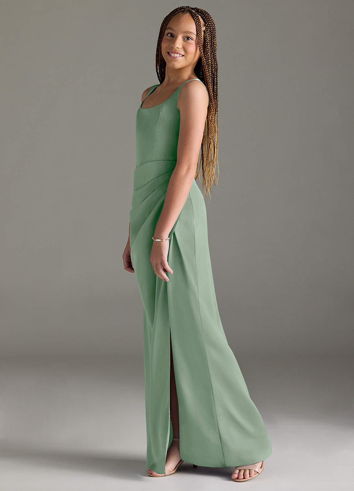 Azazie Mero Junior Vestido de Agave de Satén Elástico de Corte Sirena con Plisado image3