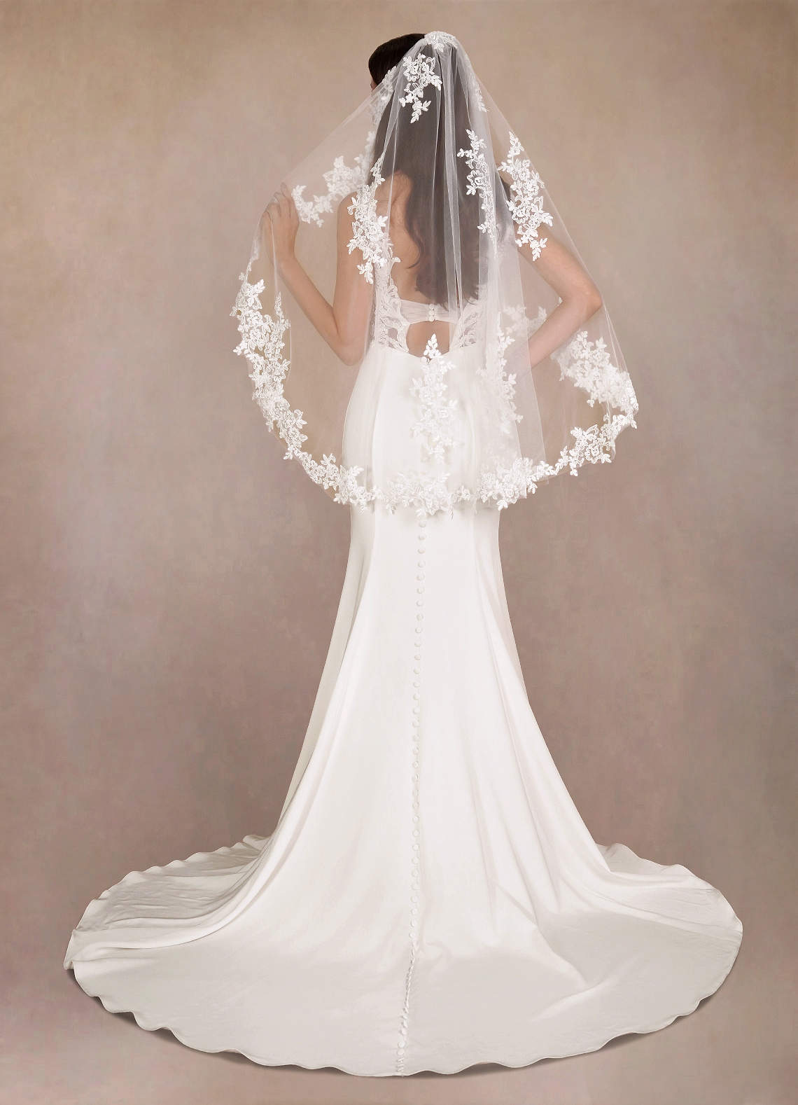 front Diamond and Lace Hip Veil