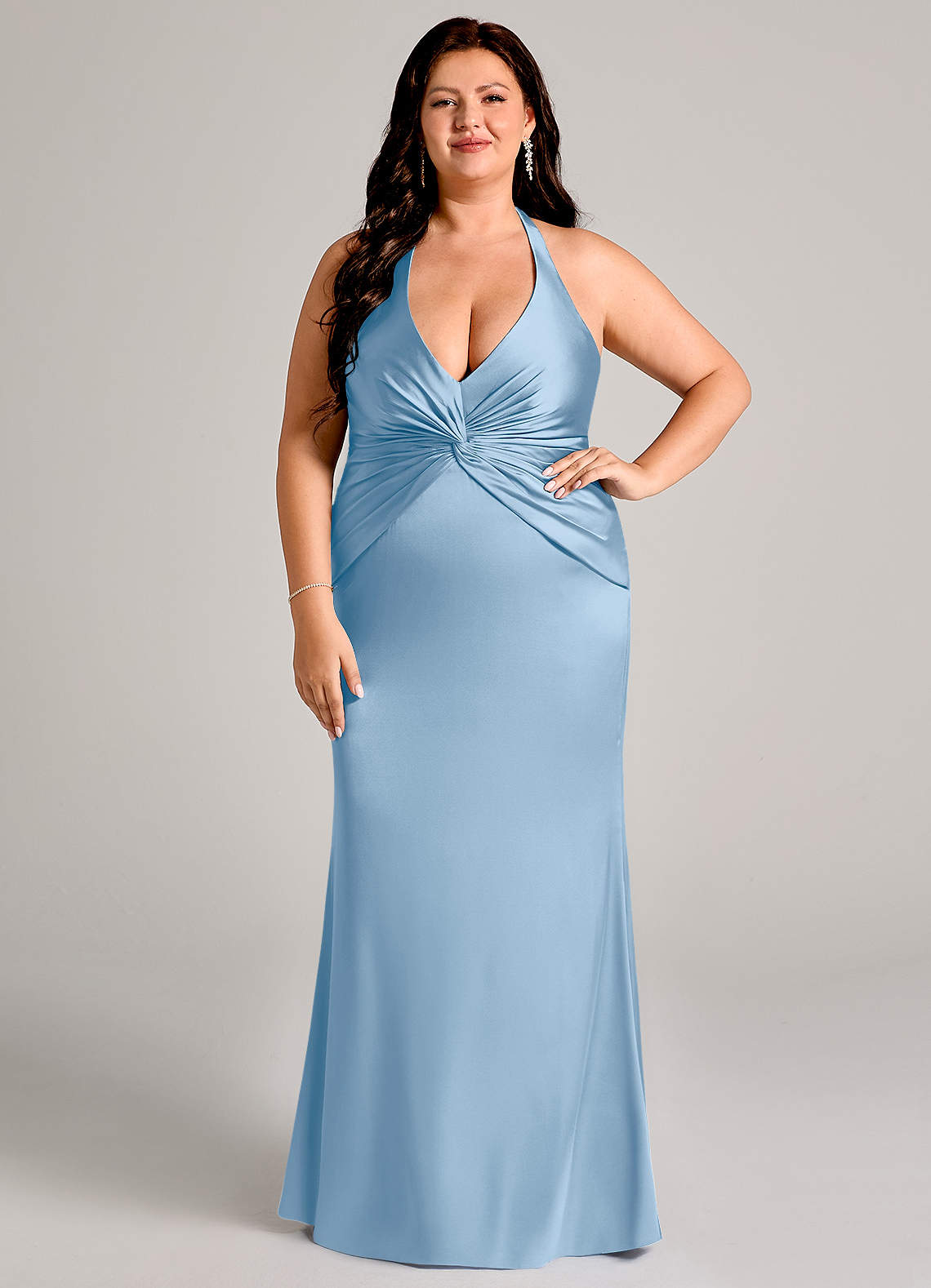 Azazie Valerie Robes de demoiselle d'honneur Robe Sirène en Satin extensible Plissée Poudre Bleue image1