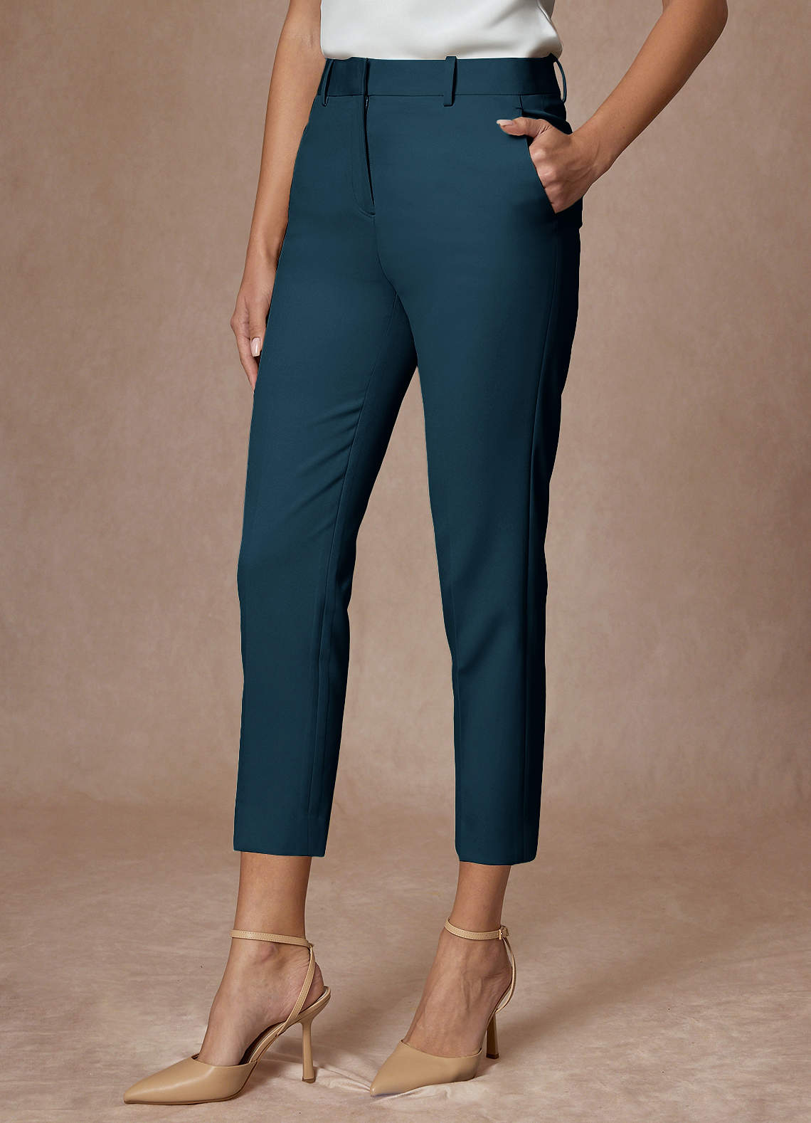 front Whitney Azul Marino Oscuro Pantalones de vestir recortados de alto rendimiento con tejido refinado