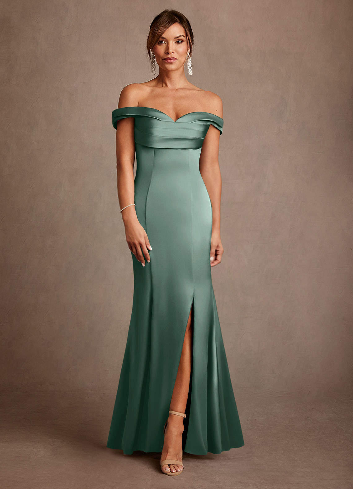 Azazie Boone Vestidos para mãe da noiva Vestido Eucalipto de Cetim elástico de sereia com Fora do ombro image1
