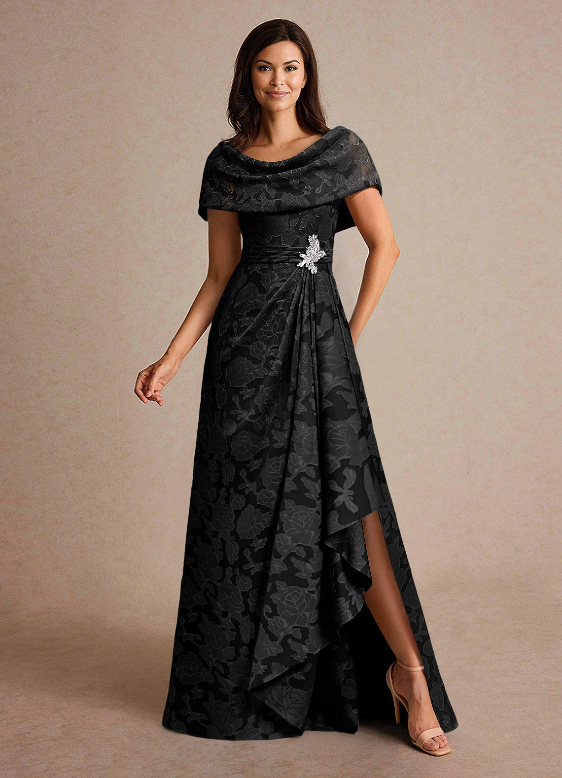 Azazie Branford vestidos de madre de la novia Vestido de Negro de Devorado Floral de Corte En A con Plisado image3