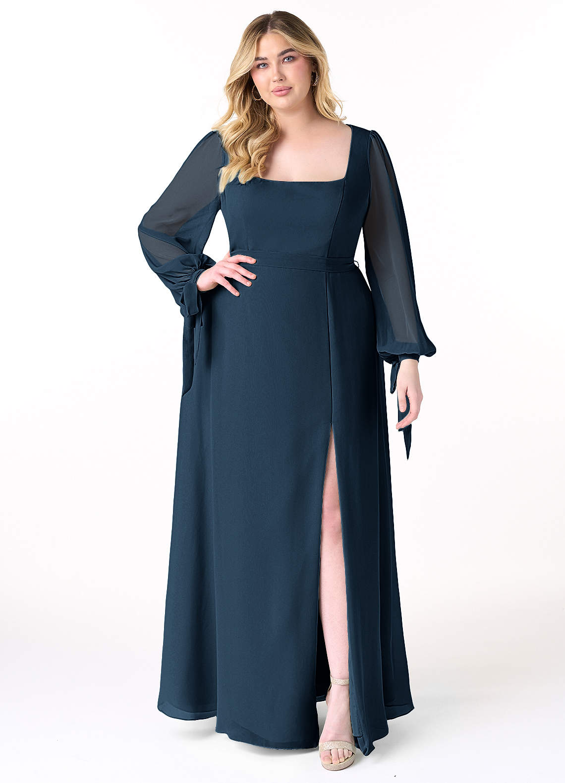 Azazie Leonia Robes de demoiselle d'honneur Robe Trapèze en Mousseline de soie Manches longues Bleu Marine Foncé image1