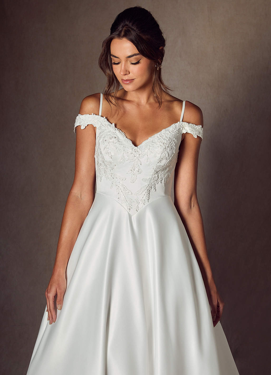 Azazie Kimberlee Wedding Dresses Diamond White Ball-Gown Sweetheart Neckline Lace Dress image6