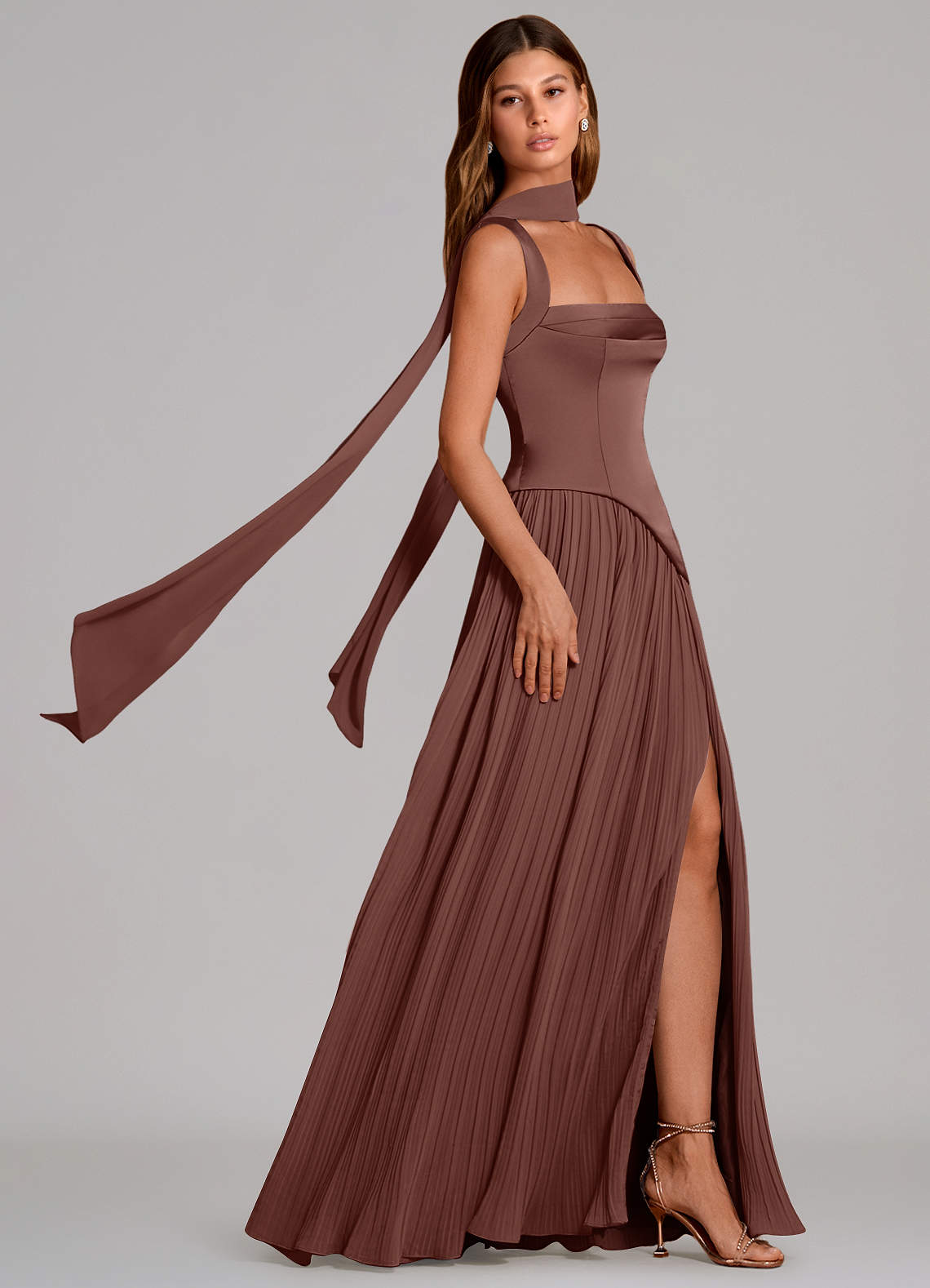 Azazie Stephanie Vestidos de madrinha de casamento Vestido Café Expresso de Cetim elástico de Linha A com Plissado image2