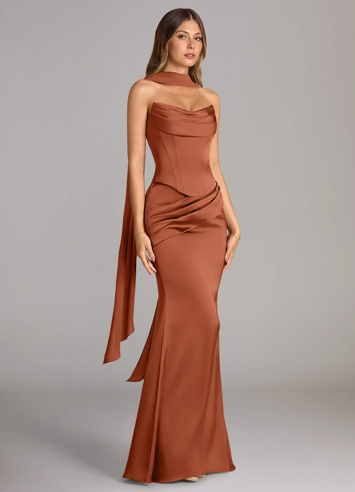 Azazie Sorrel Robes de demoiselle d'honneur Robe Sirène Convertible en Satin extensible Sans bretelle Rose De Cèdre image2