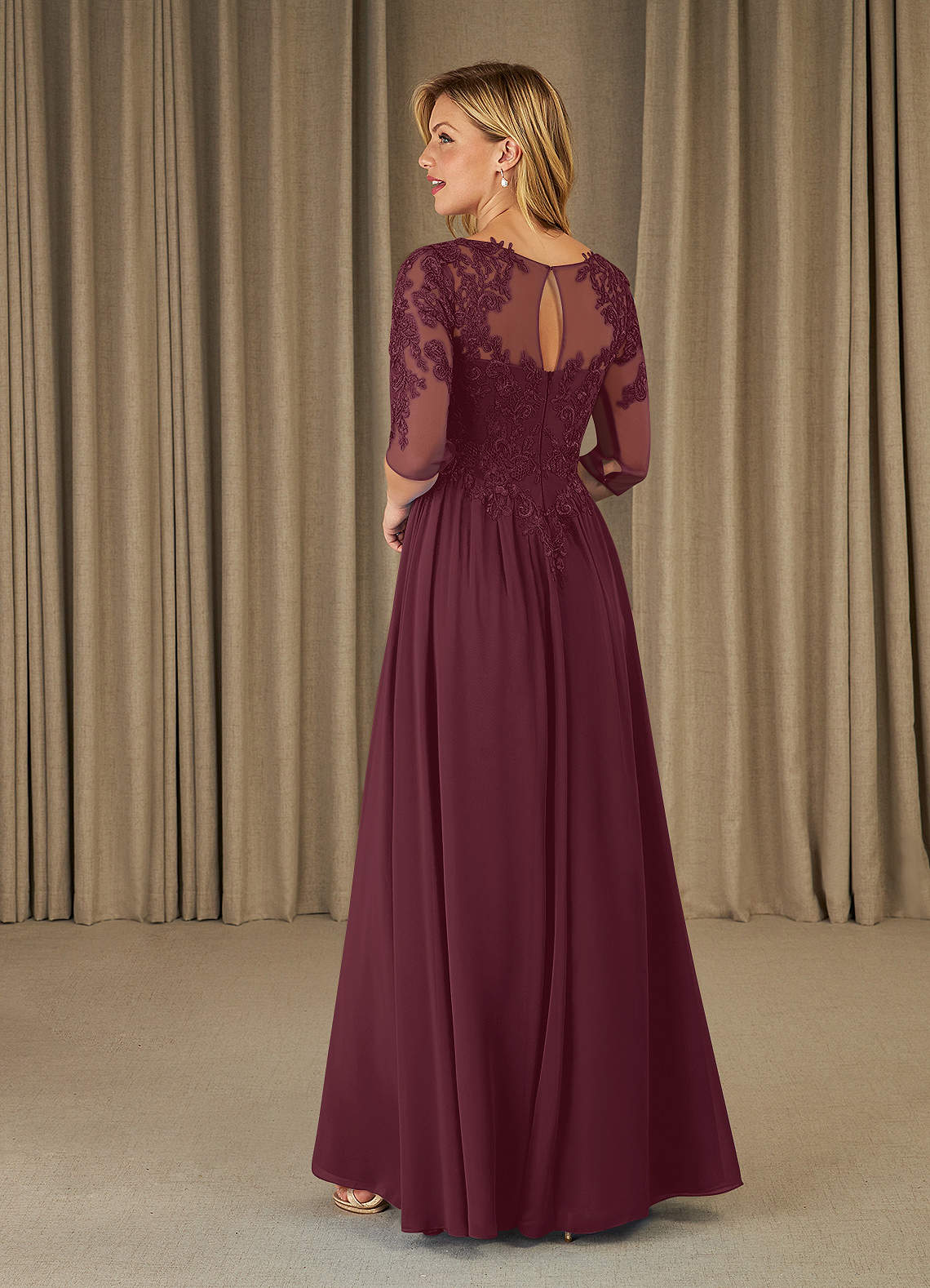 Azazie Mirielle vestidos de madre de la novia Vestido de Cabernet de Gasa de Corte En A con Encaje Scoop image3