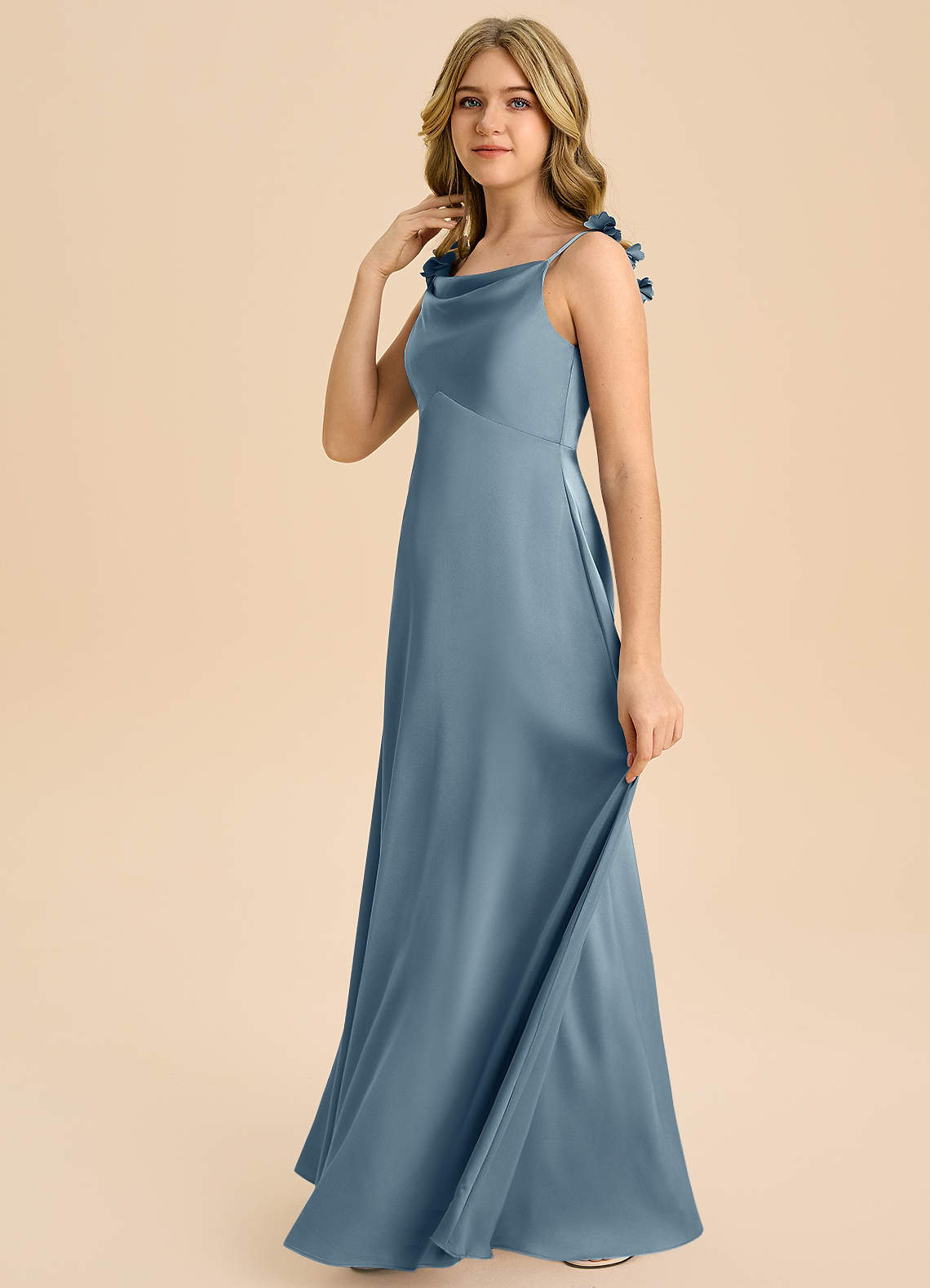 Azazie Gumdrop Junior Robe Empire en Satin extensible Plissée Bleu Poussiéreux image4