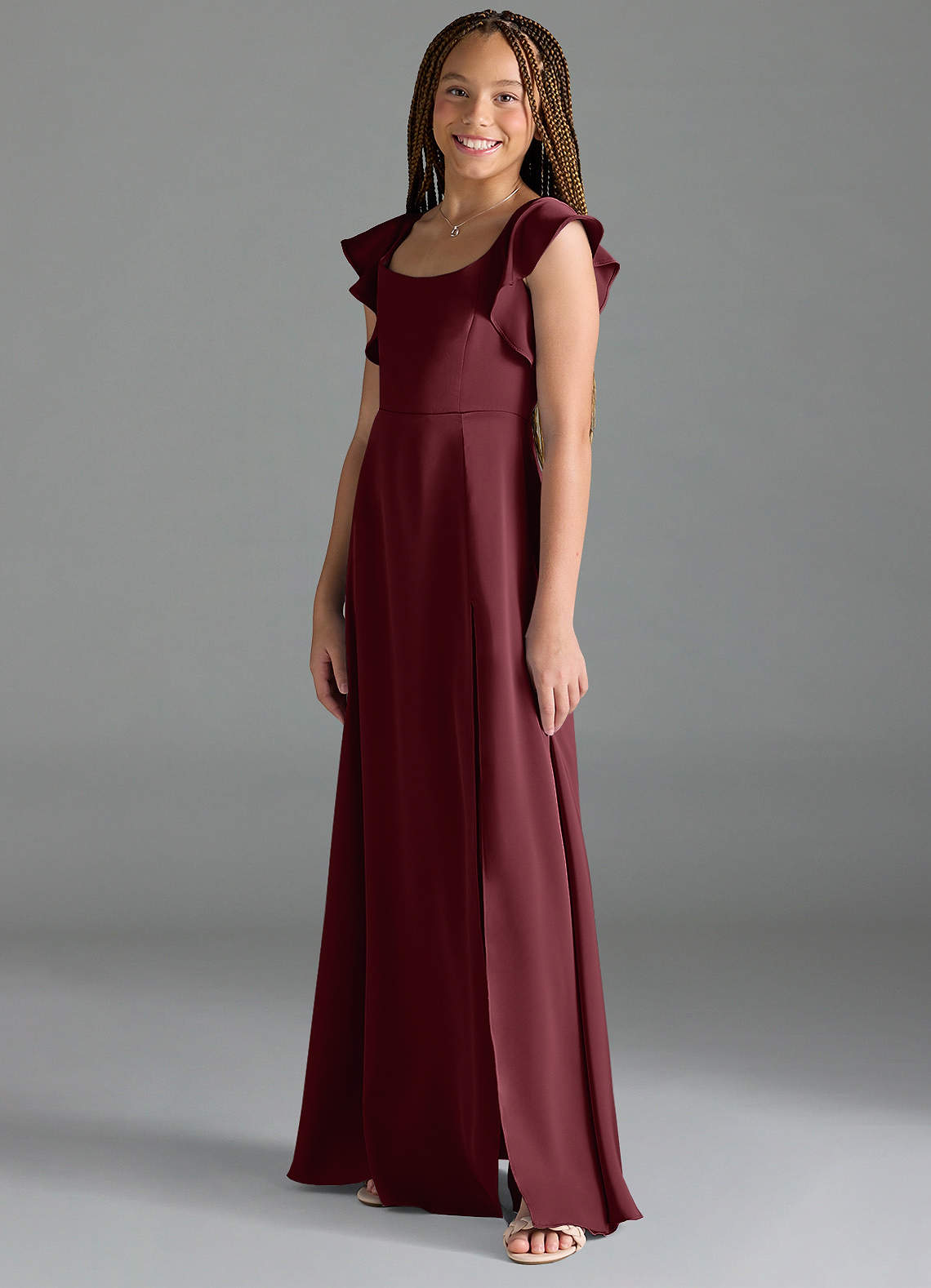 Azazie Bondi Junior Vestido Cabernet de Cetim elástico de Linha A com Fenda Lateral image3