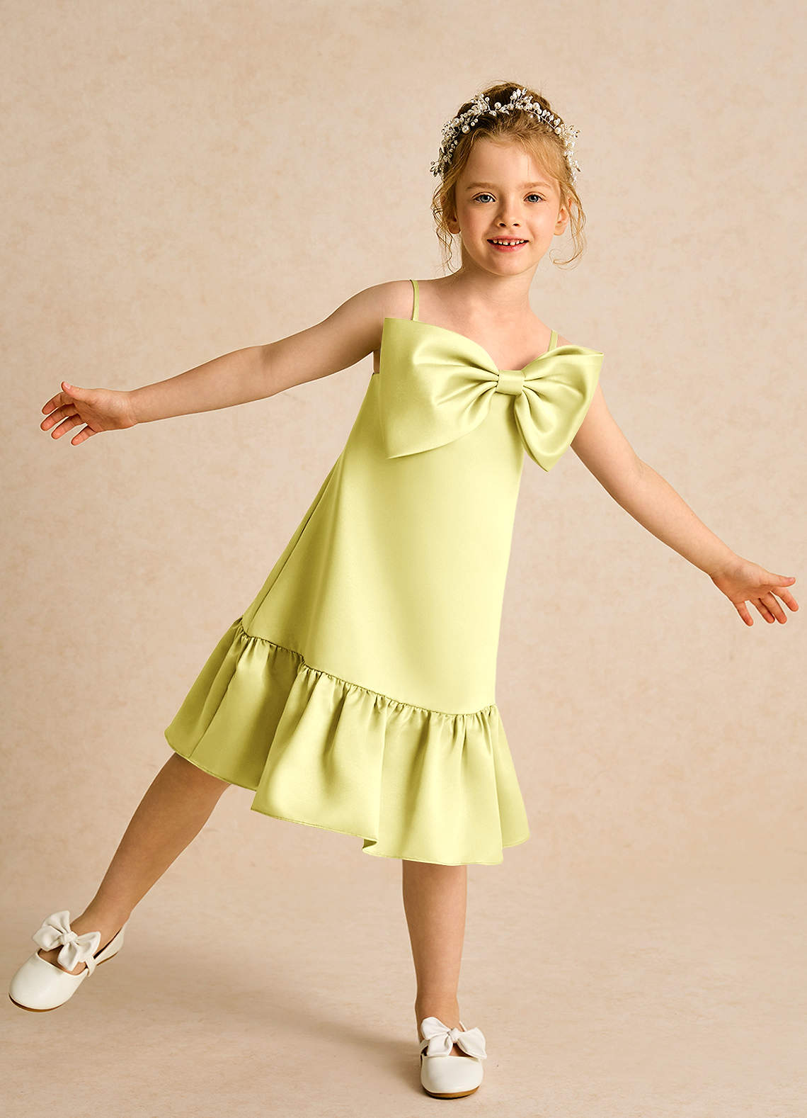 Azazie Kiwi Blumenmädchenkleider A-Linie Spaghetti Riemen Matte Satin Kleid Zitronensorbet image1