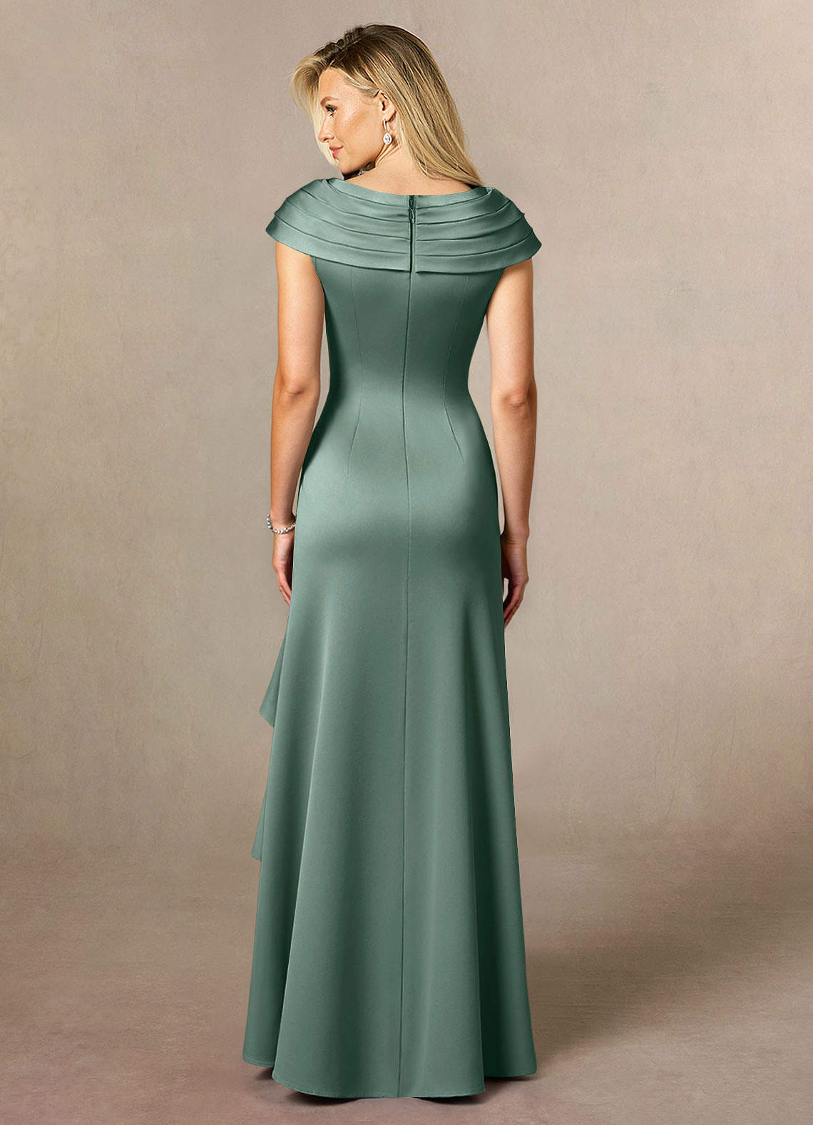 Azazie Anderson vestidos de madre de la novia Vestido de Eucalipto de Satén Elástico de Corte En A con Plisado image1