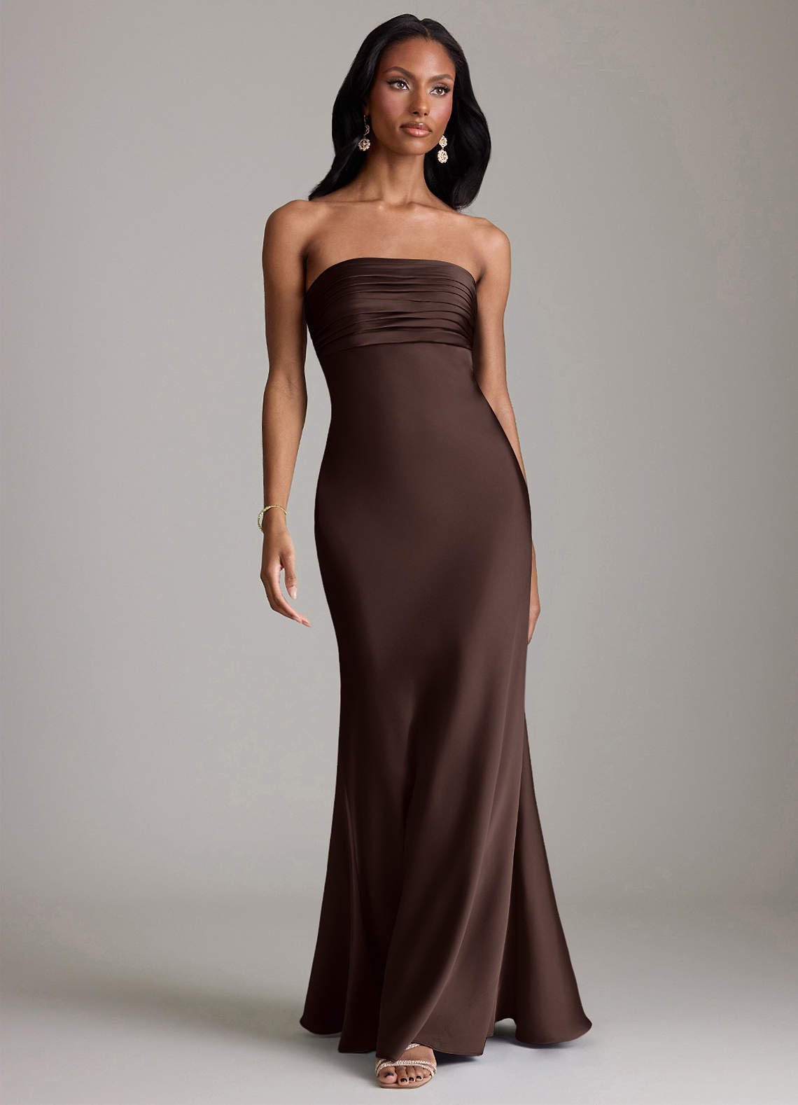 Azazie Saylor Jurken voor bruidsmeisjes Jurk van Stretch Satijn met Zeemeermin Strapless Ganache image1