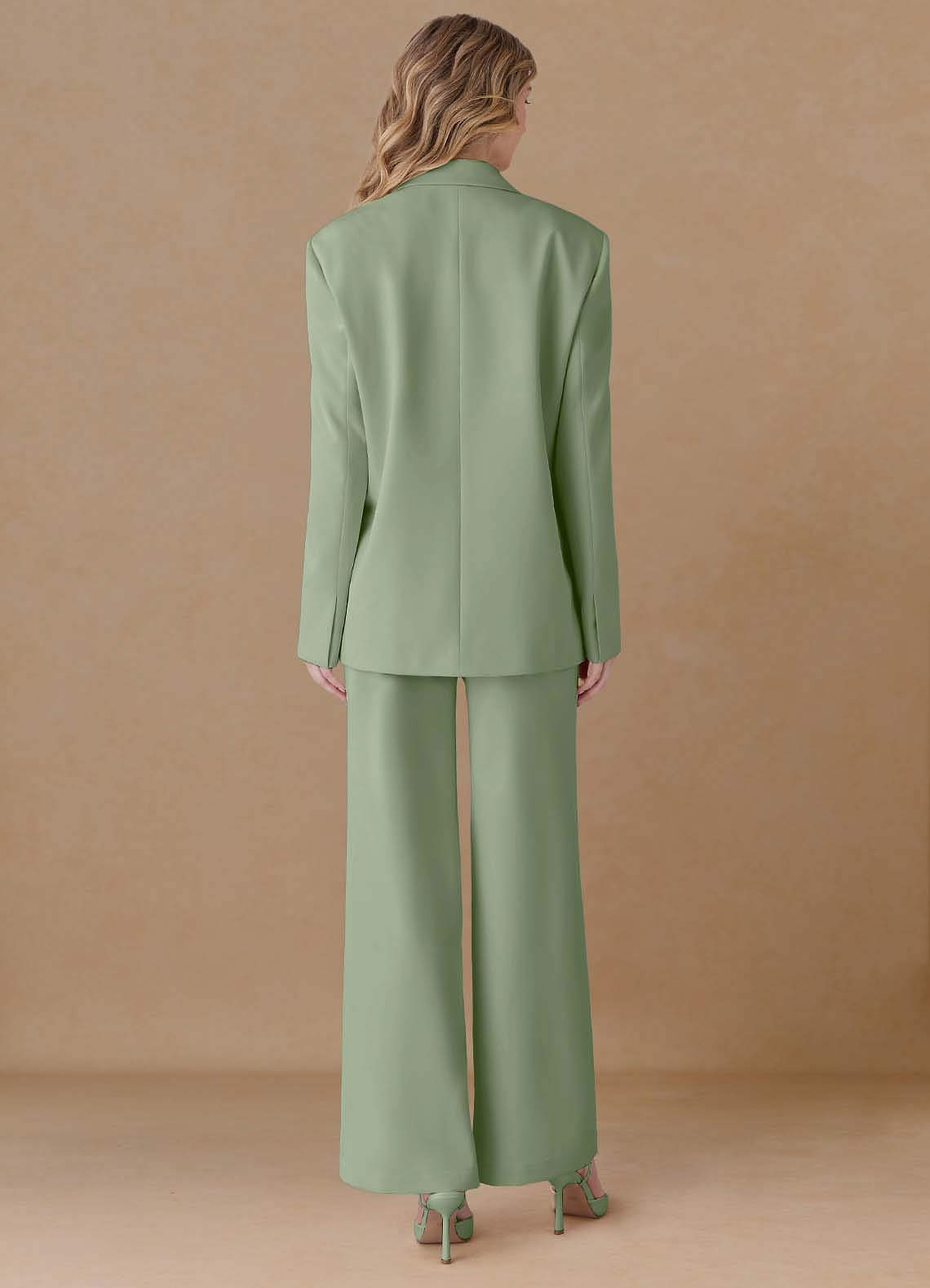 front Amelia Salvia Polvorienta Traje extragrande de dos piezas de alto rendimiento con tejido refinado