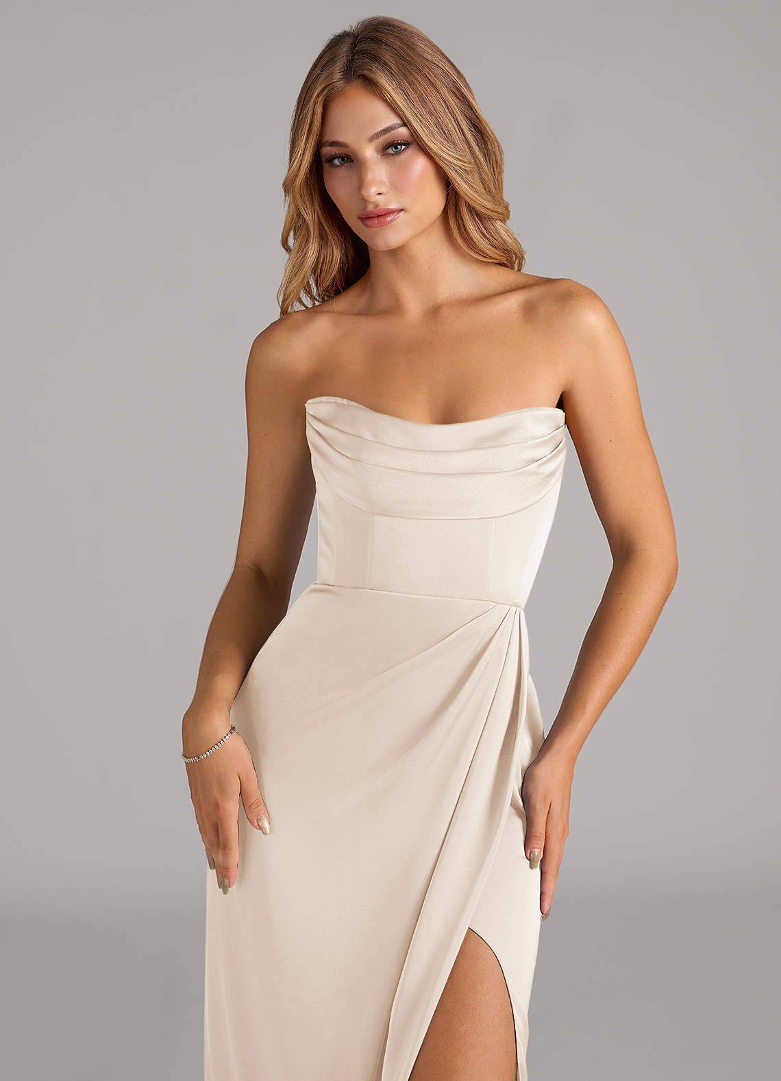Azazie Johana Brautjungfernkleider Wandelbar Meerjungfrau-Linie Schulterfrei Stretch-Satin Kleid Alabaster Weiß image1