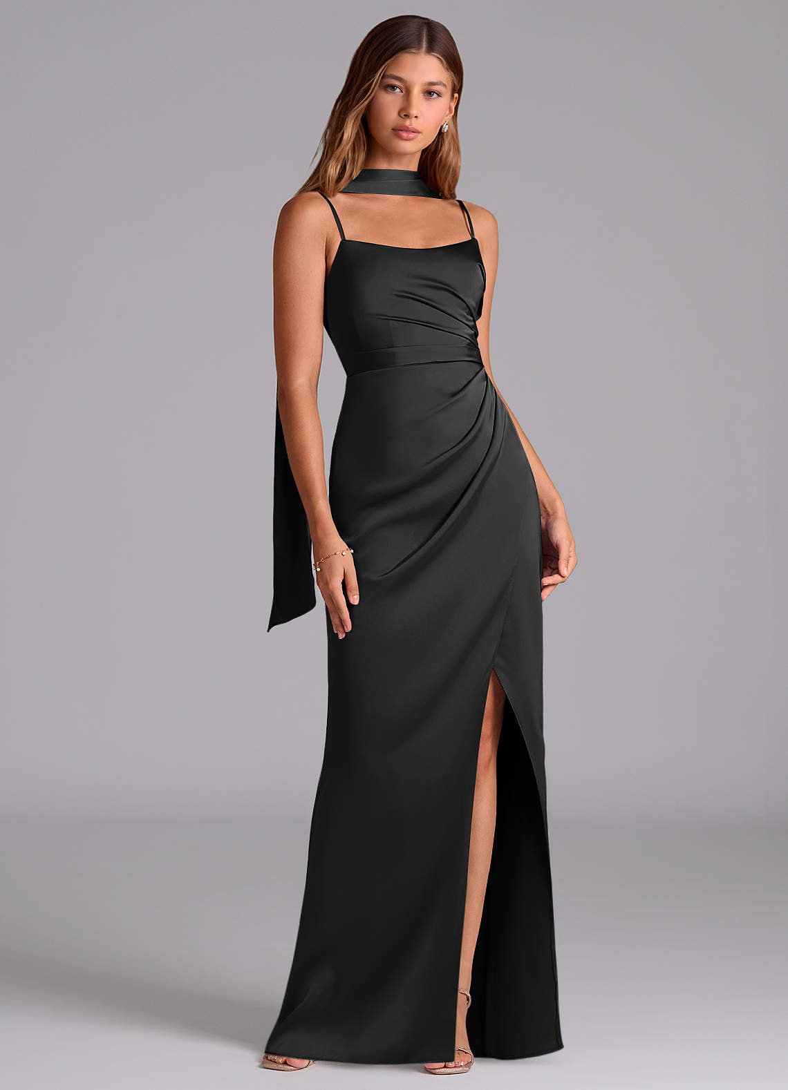 Azazie Calandra Brudtärnklänningar Klä av A-Linje i Stretch Satin Plisserad Svart image1